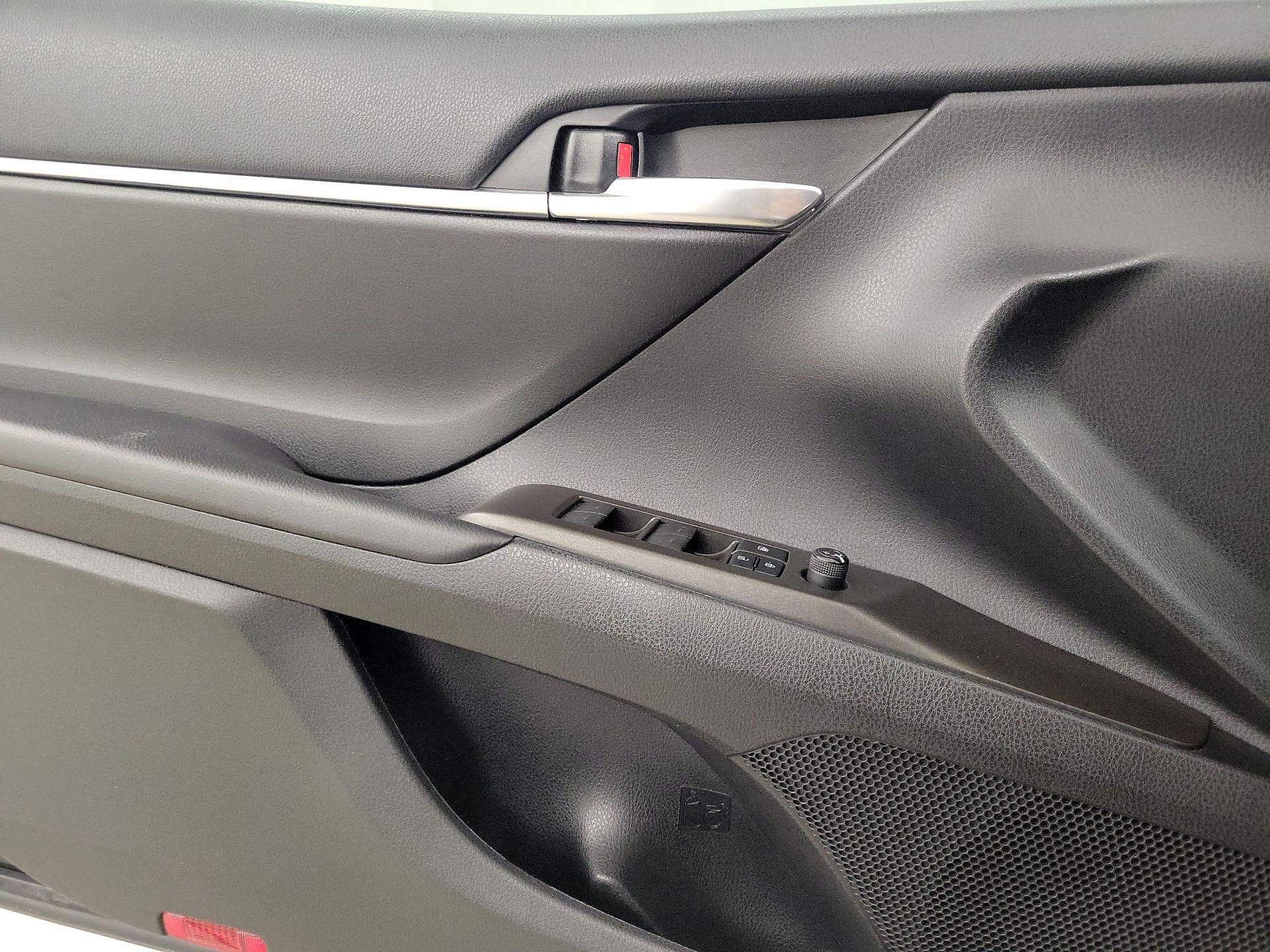 Thumbnail: 2021 Toyota Camry - 12