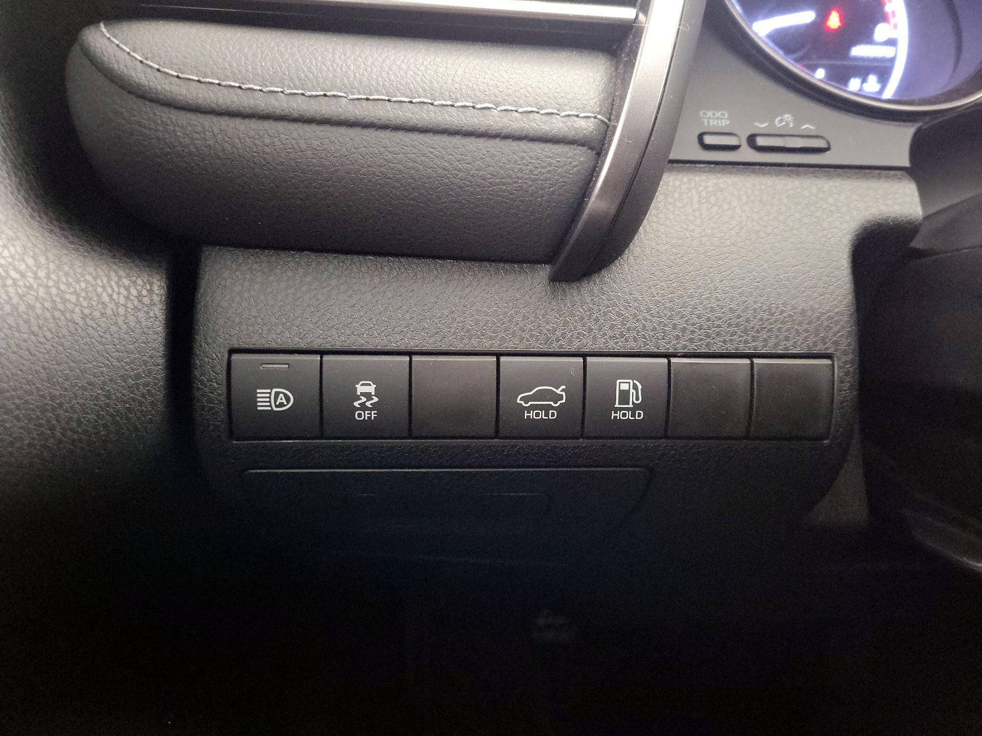 Thumbnail: 2021 Toyota Camry - 13