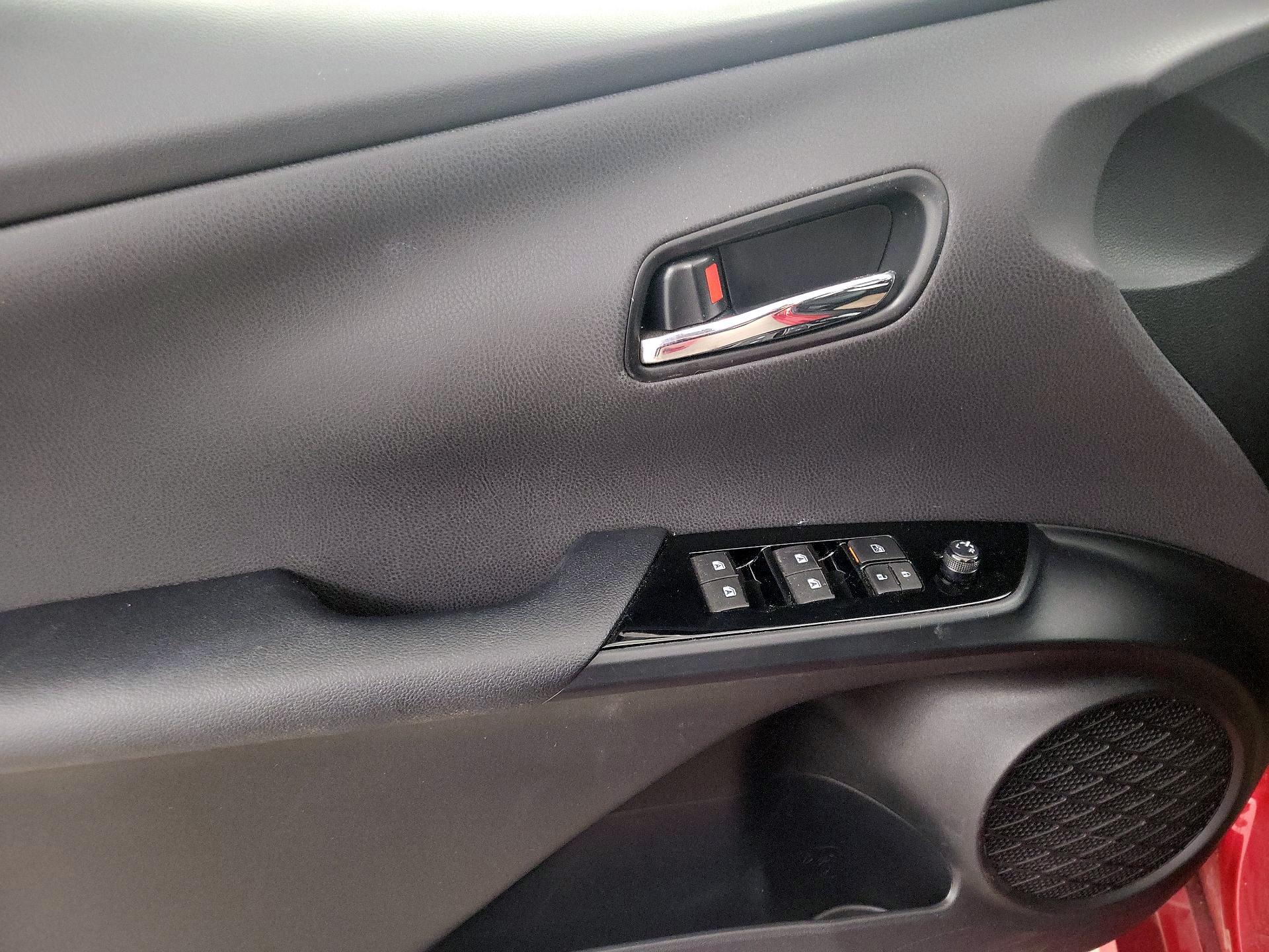 Thumbnail: 2016 Toyota Prius - 12