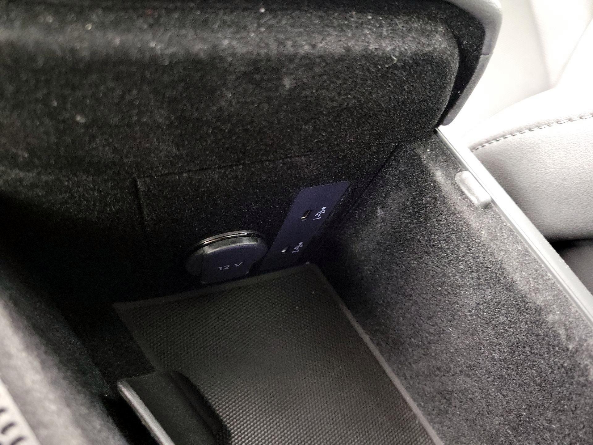 Thumbnail: 2023 Porsche Taycan - 19