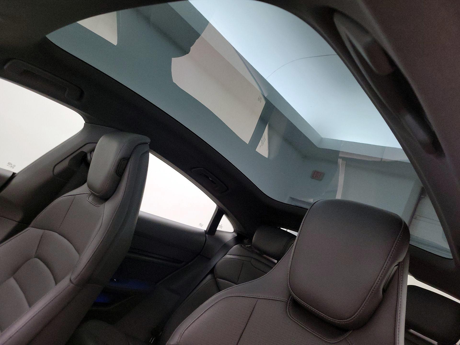 Thumbnail: 2023 Porsche Taycan - 20