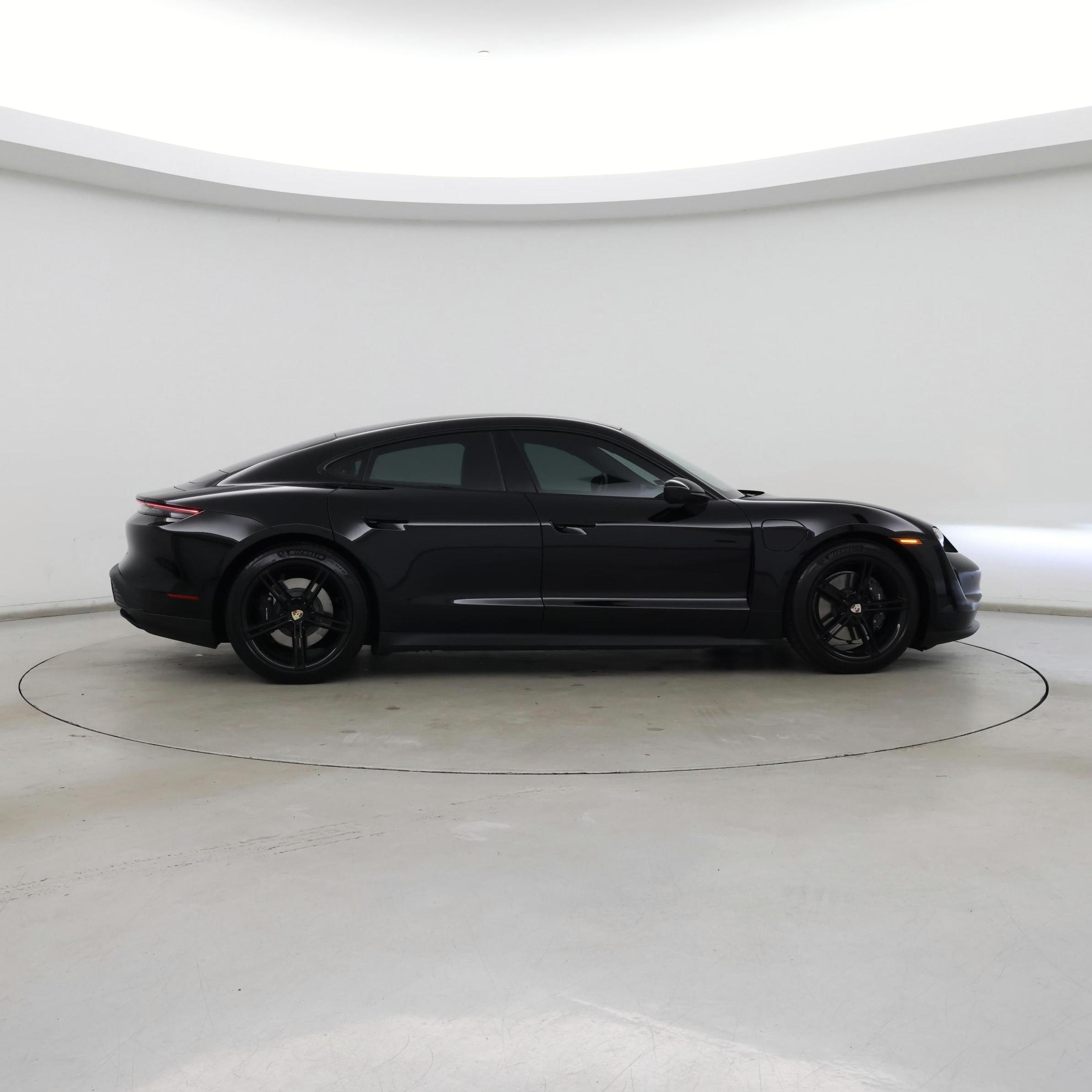 Thumbnail: 2023 Porsche Taycan - 7