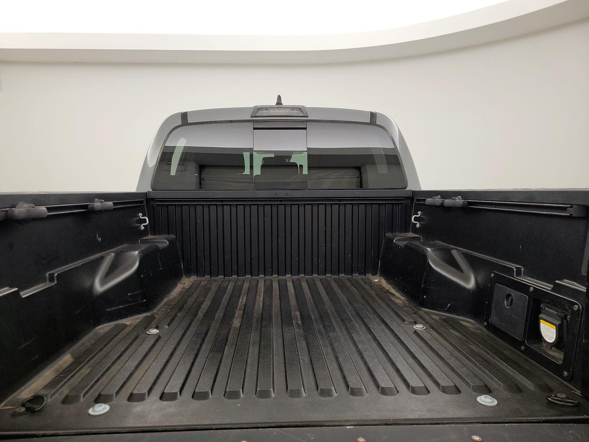 Thumbnail: 2020 Toyota Tacoma - 20