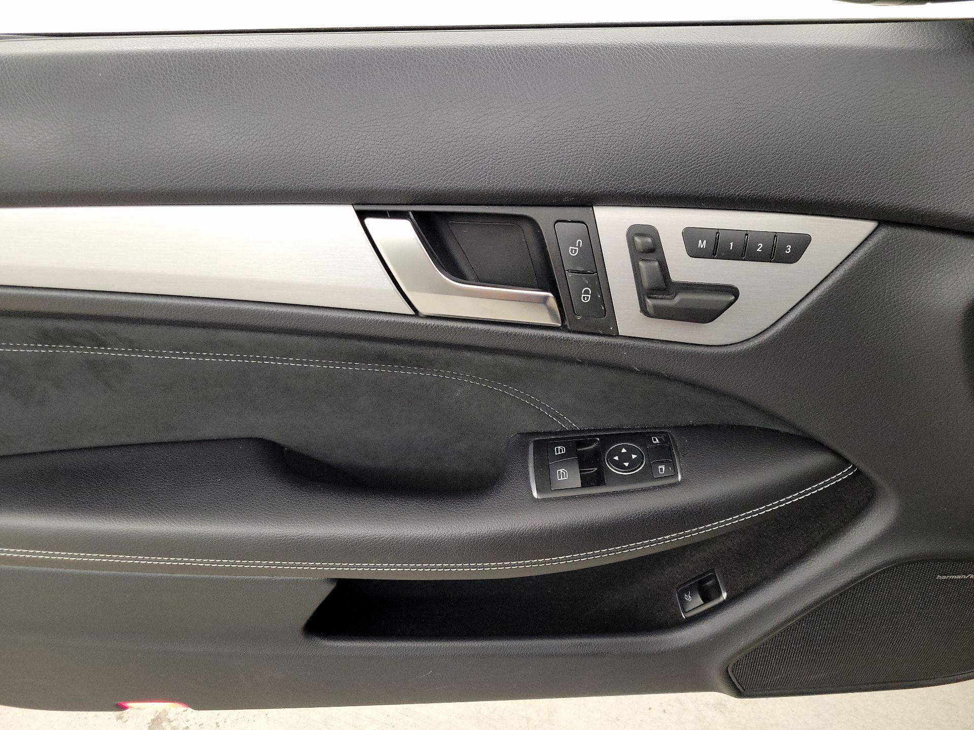 Thumbnail: 2015 Mercedes-Benz C-Class - 12