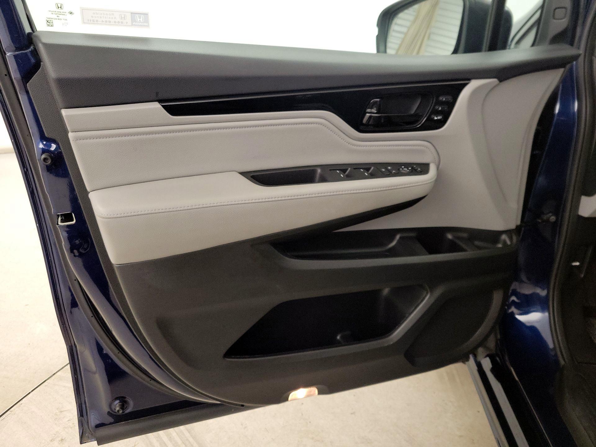 Thumbnail: 2023 Honda Odyssey - 12