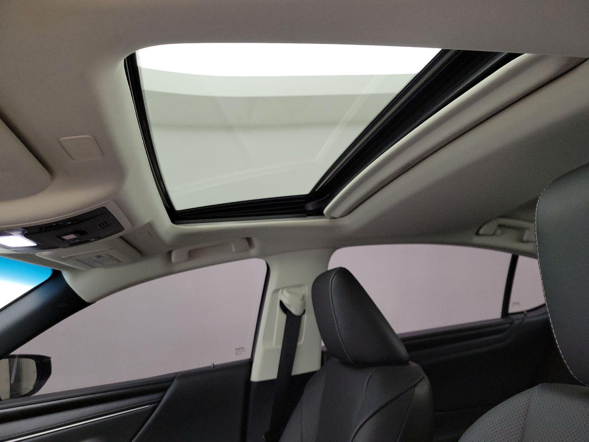 Thumbnail: 2023 Lexus ES - 19