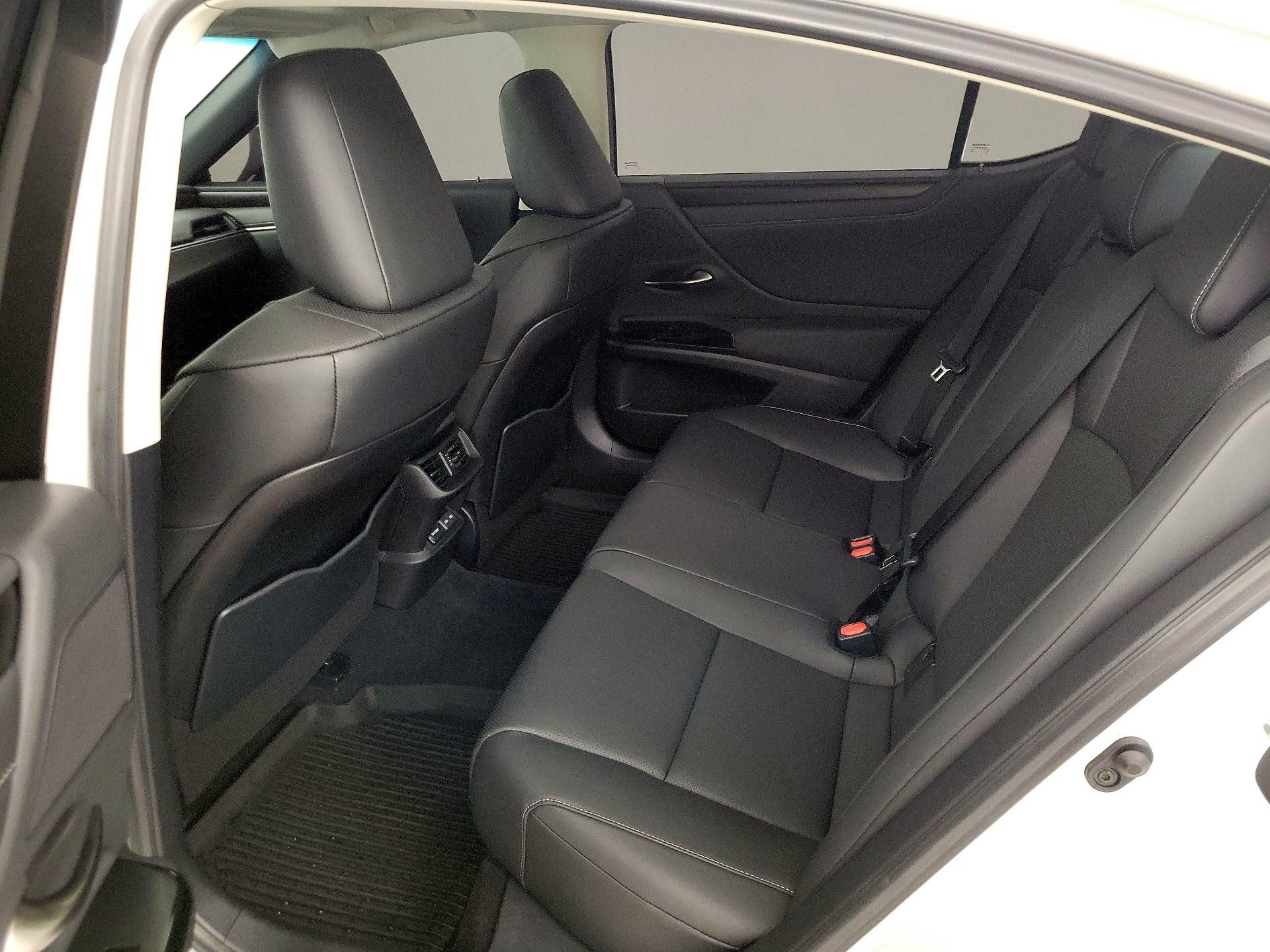 Thumbnail: 2023 Lexus ES - 20