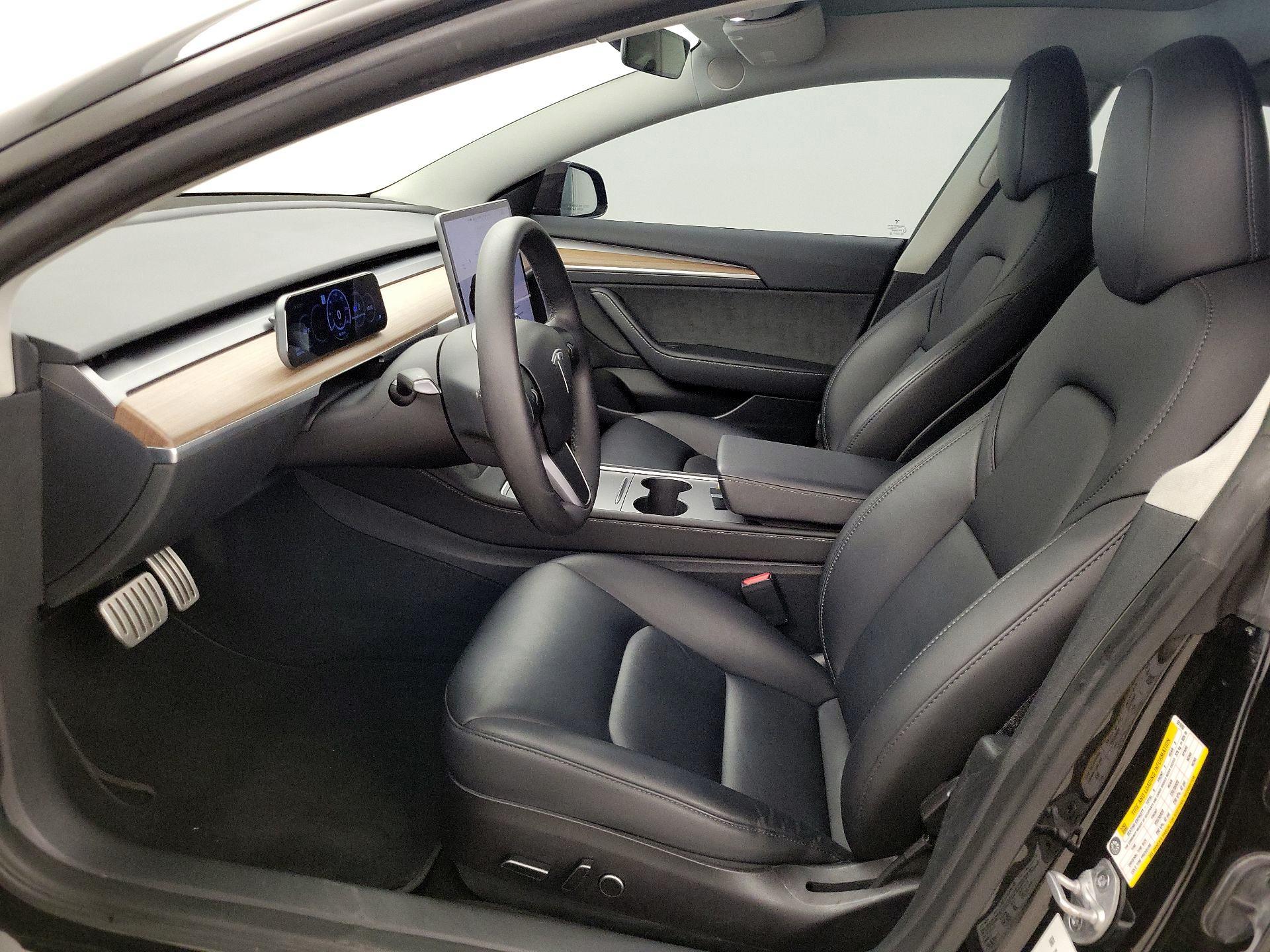 Thumbnail: 2023 Tesla Model 3 - 11