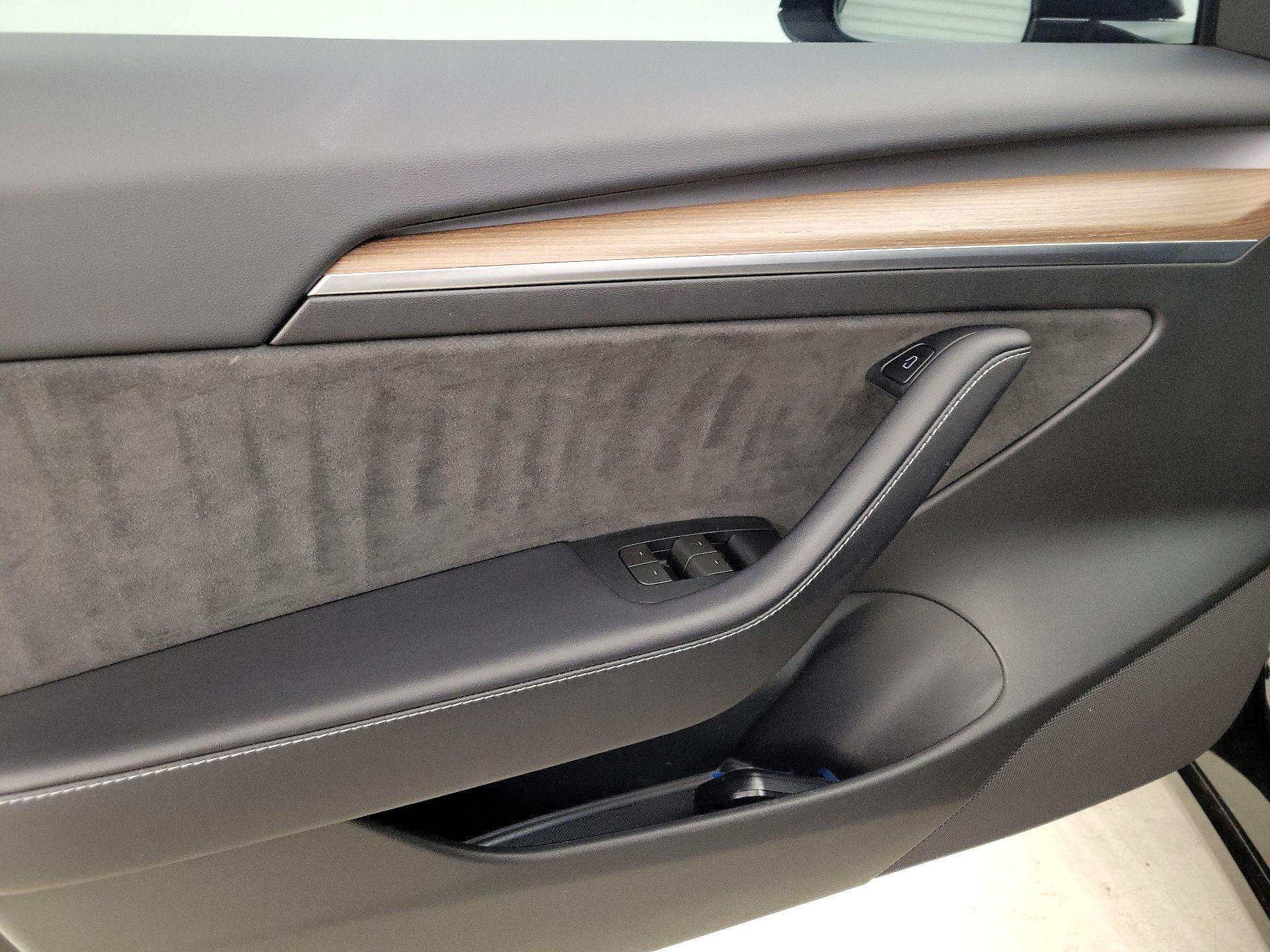 Thumbnail: 2023 Tesla Model 3 - 12