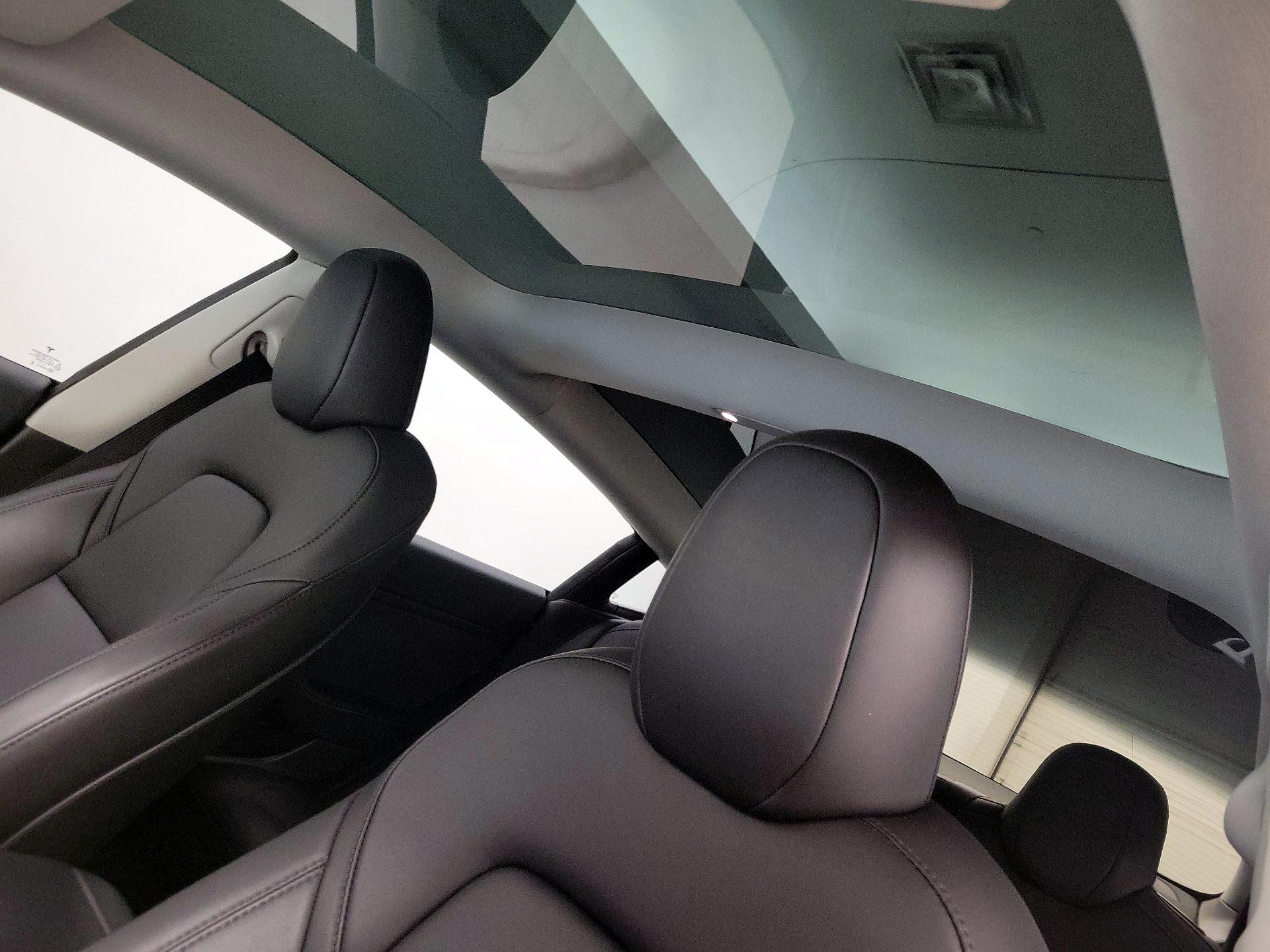 Thumbnail: 2023 Tesla Model 3 - 19