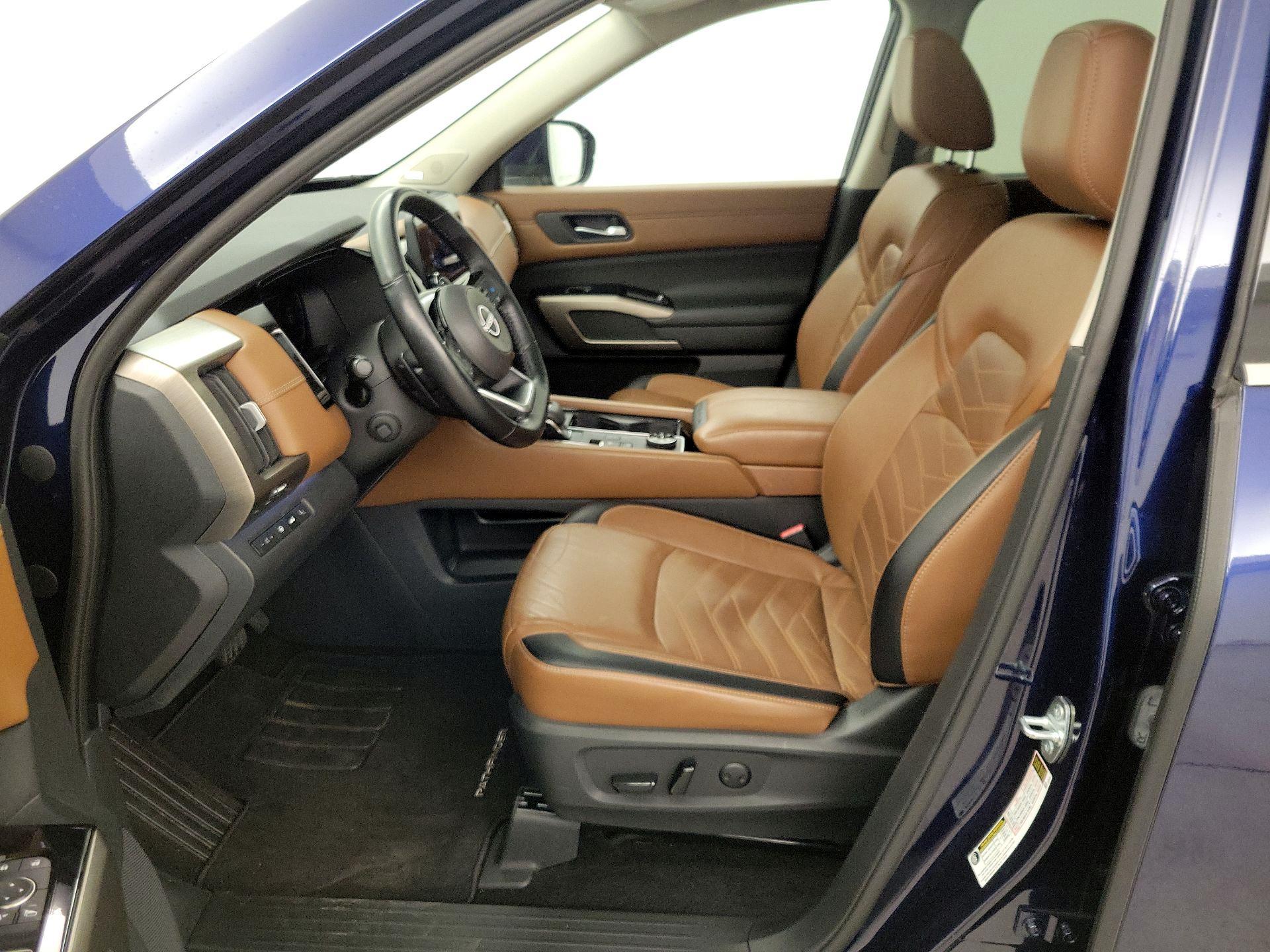 Thumbnail: 2023 Nissan Pathfinder - 11