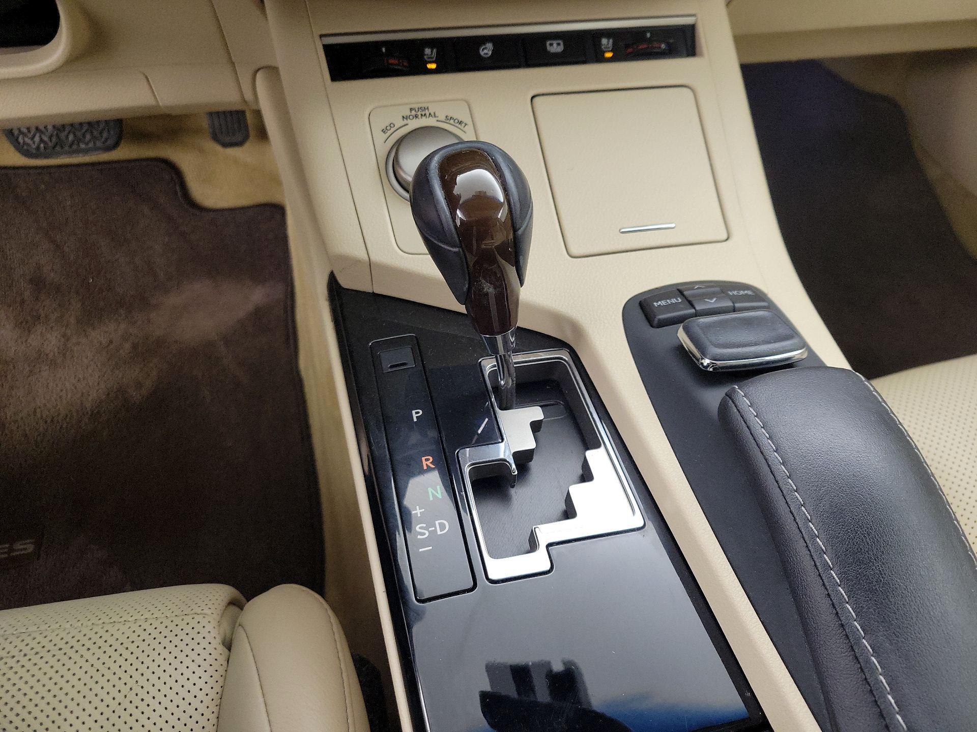 Thumbnail: 2015 Lexus ES - 18