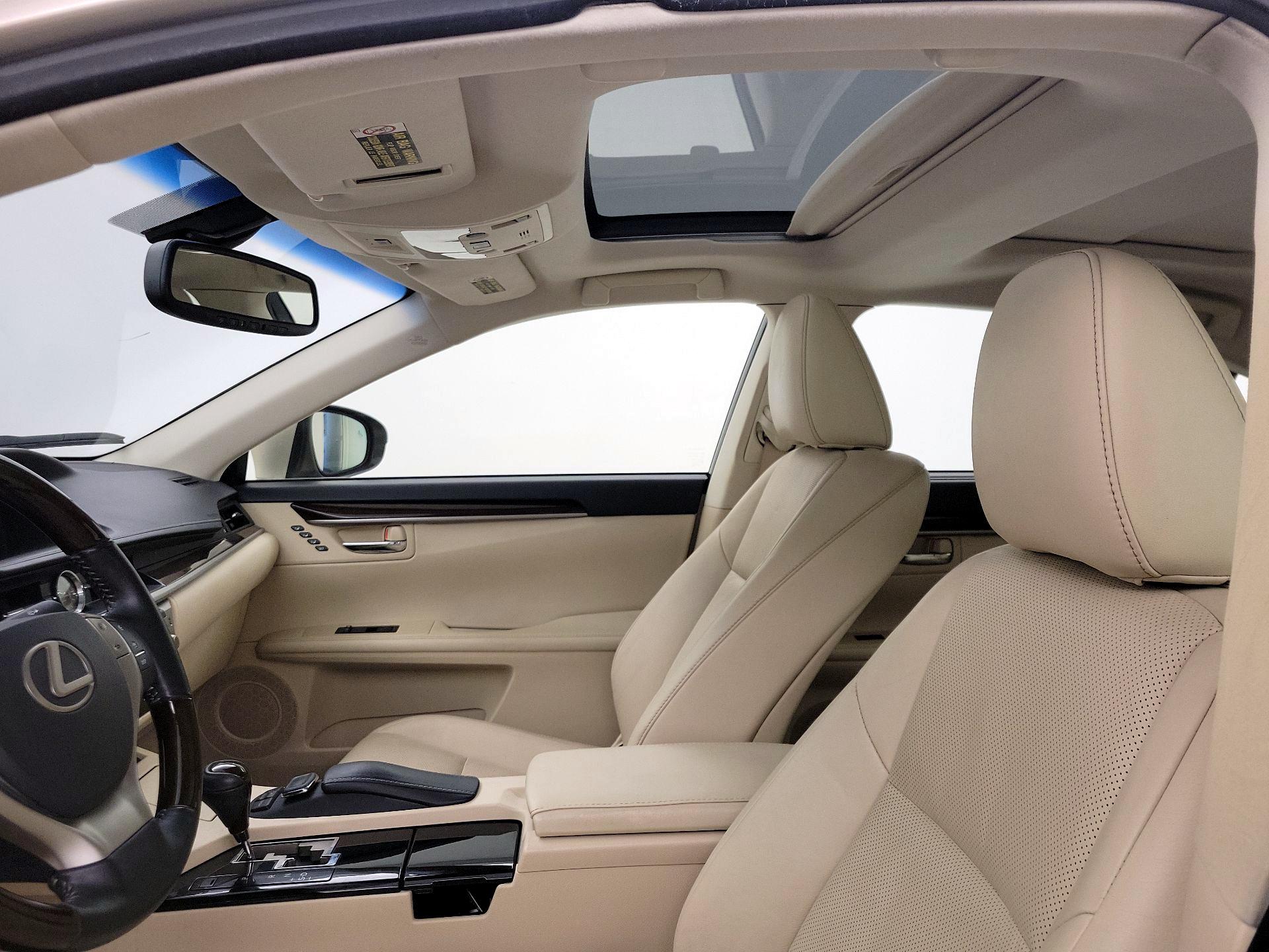 Thumbnail: 2015 Lexus ES - 20