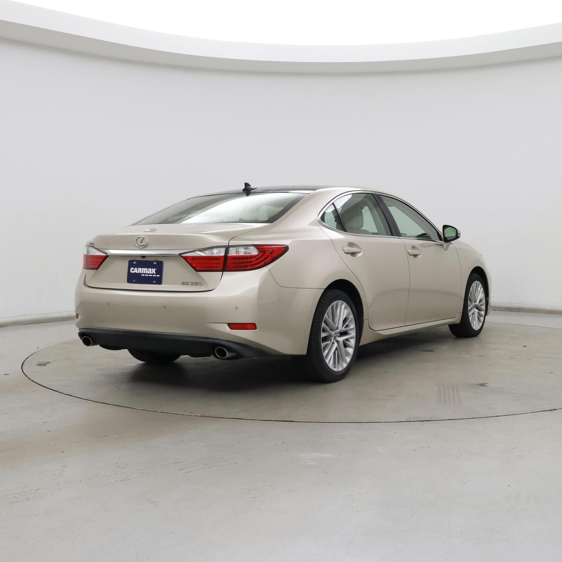 Thumbnail: 2015 Lexus ES - 8