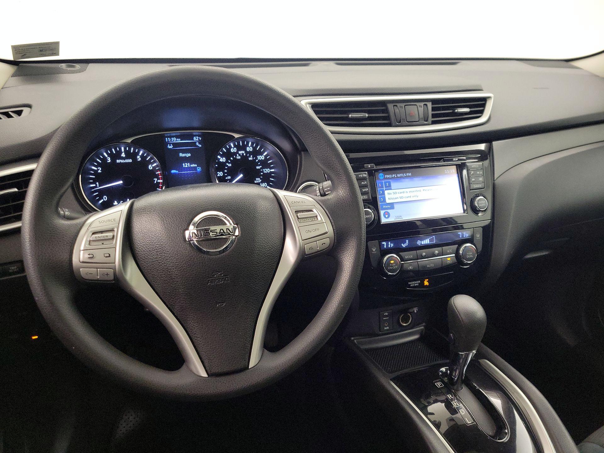 Thumbnail: 2015 Nissan Rogue - 10