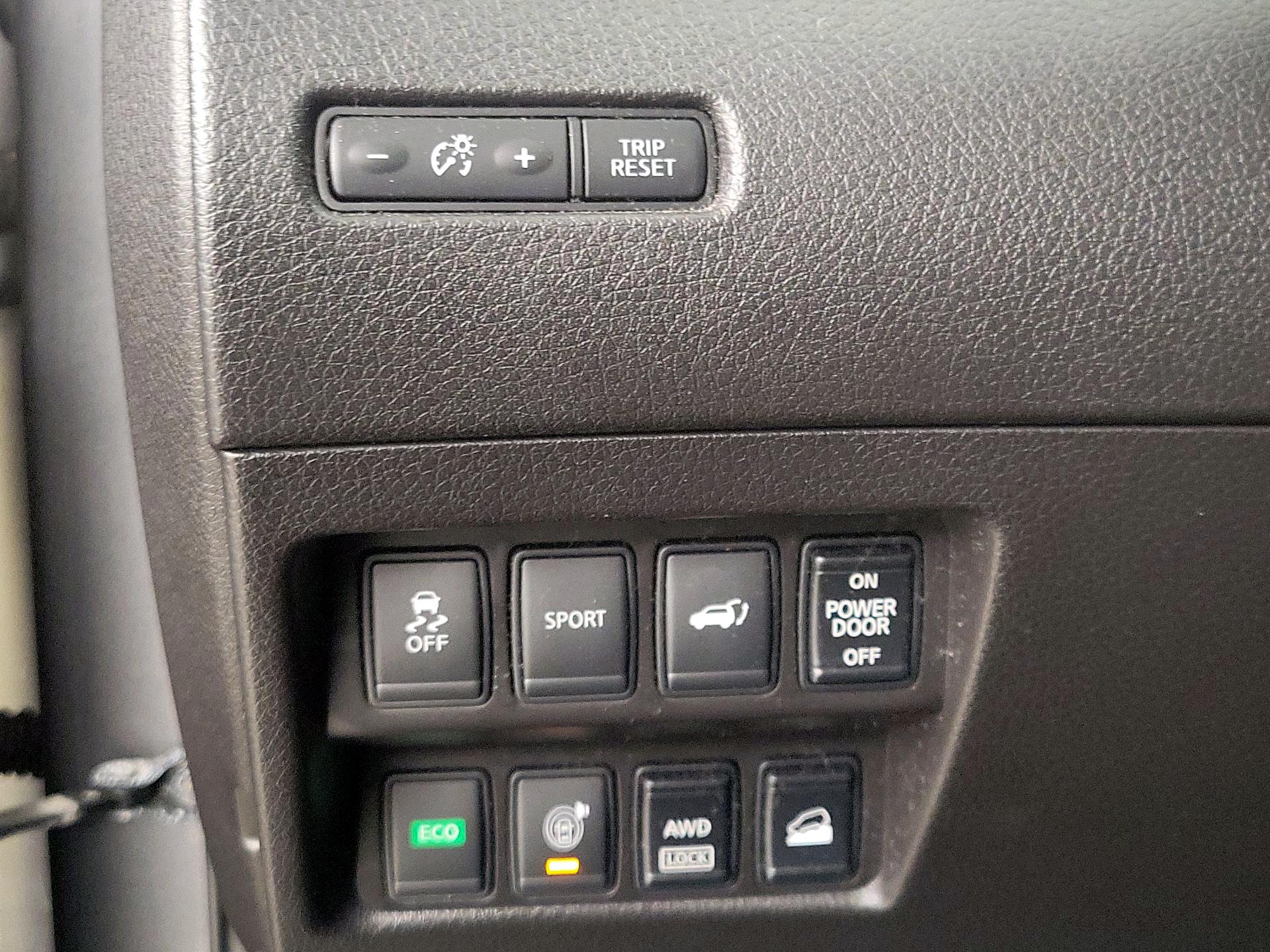 Thumbnail: 2015 Nissan Rogue - 13