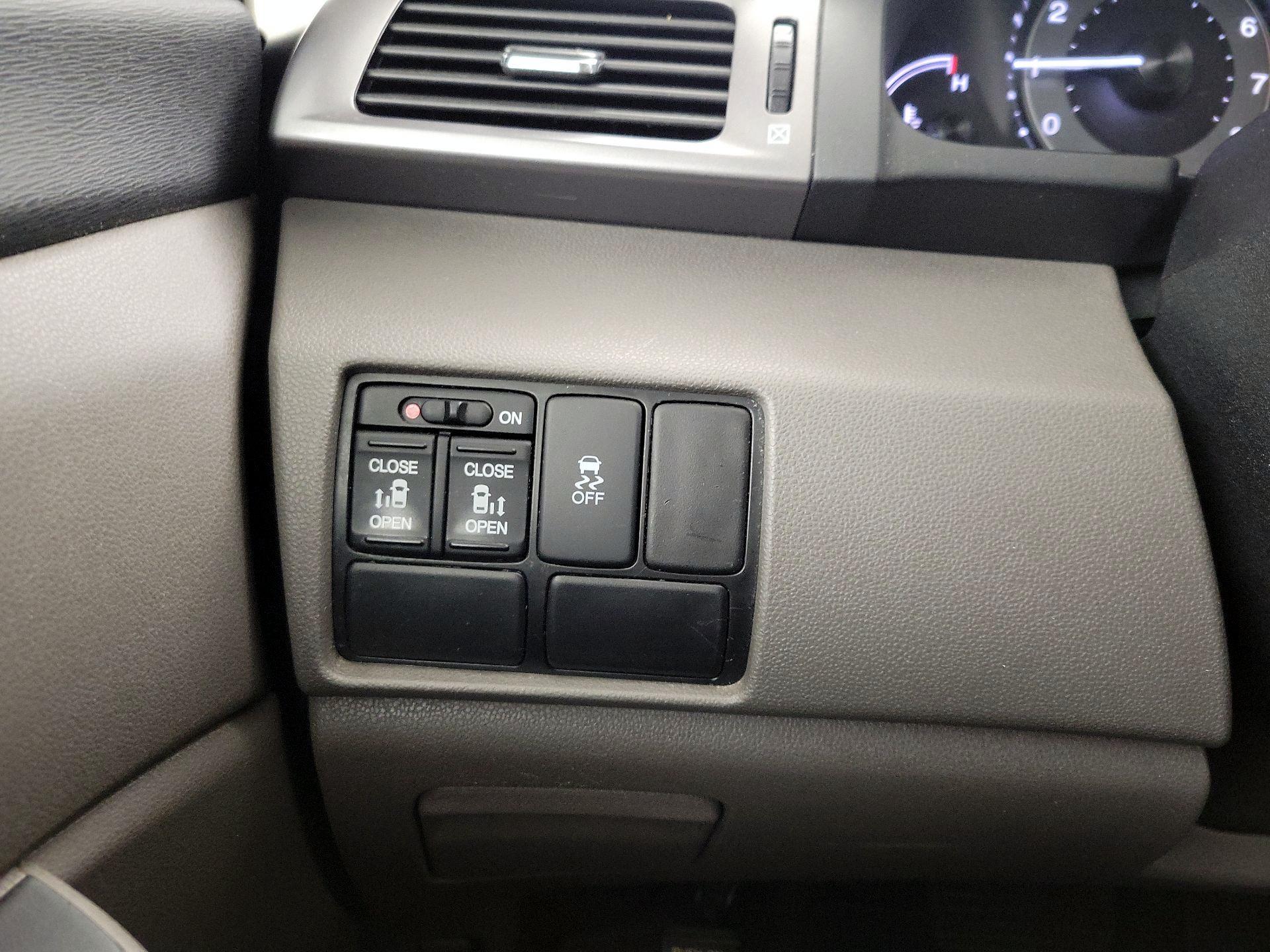 Thumbnail: 2014 Honda Odyssey - 13