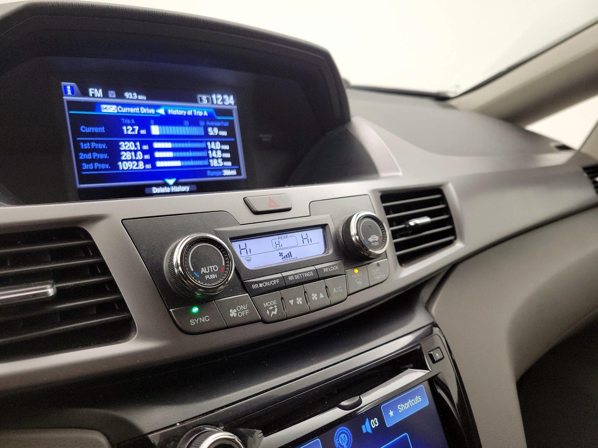 Thumbnail: 2014 Honda Odyssey - 16