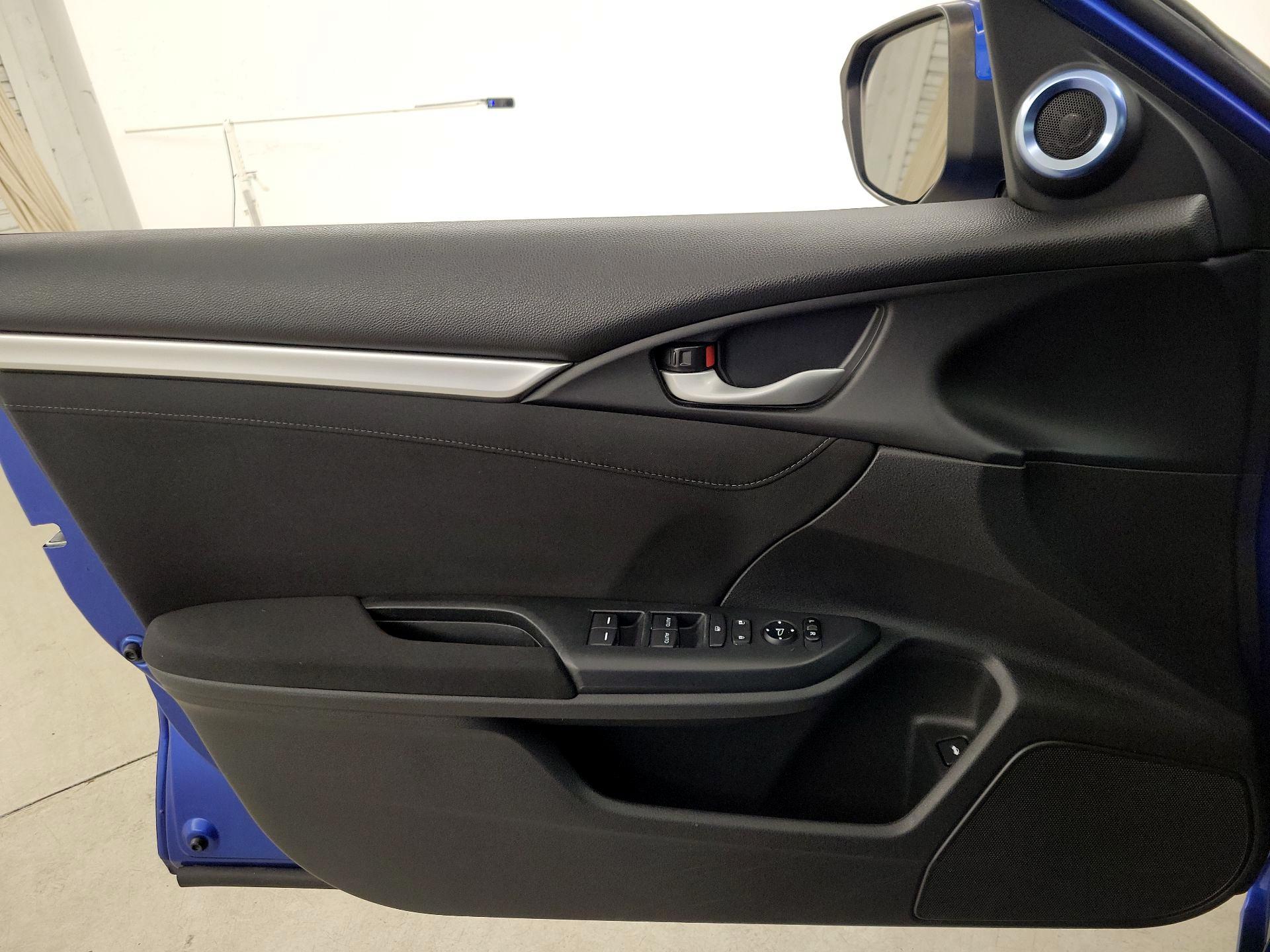 Thumbnail: 2017 Honda Civic - 12