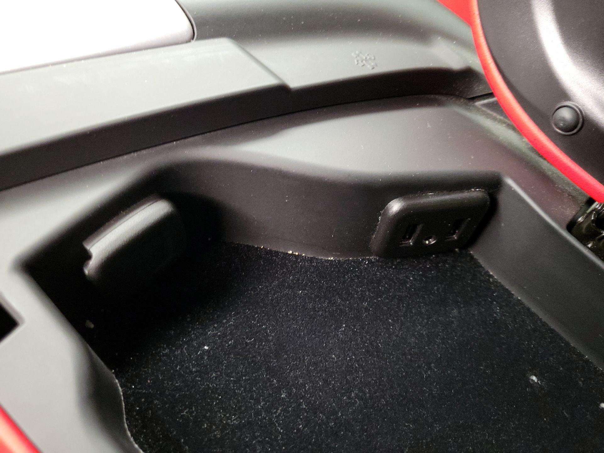 Thumbnail: 2018 Chevrolet Corvette - 19