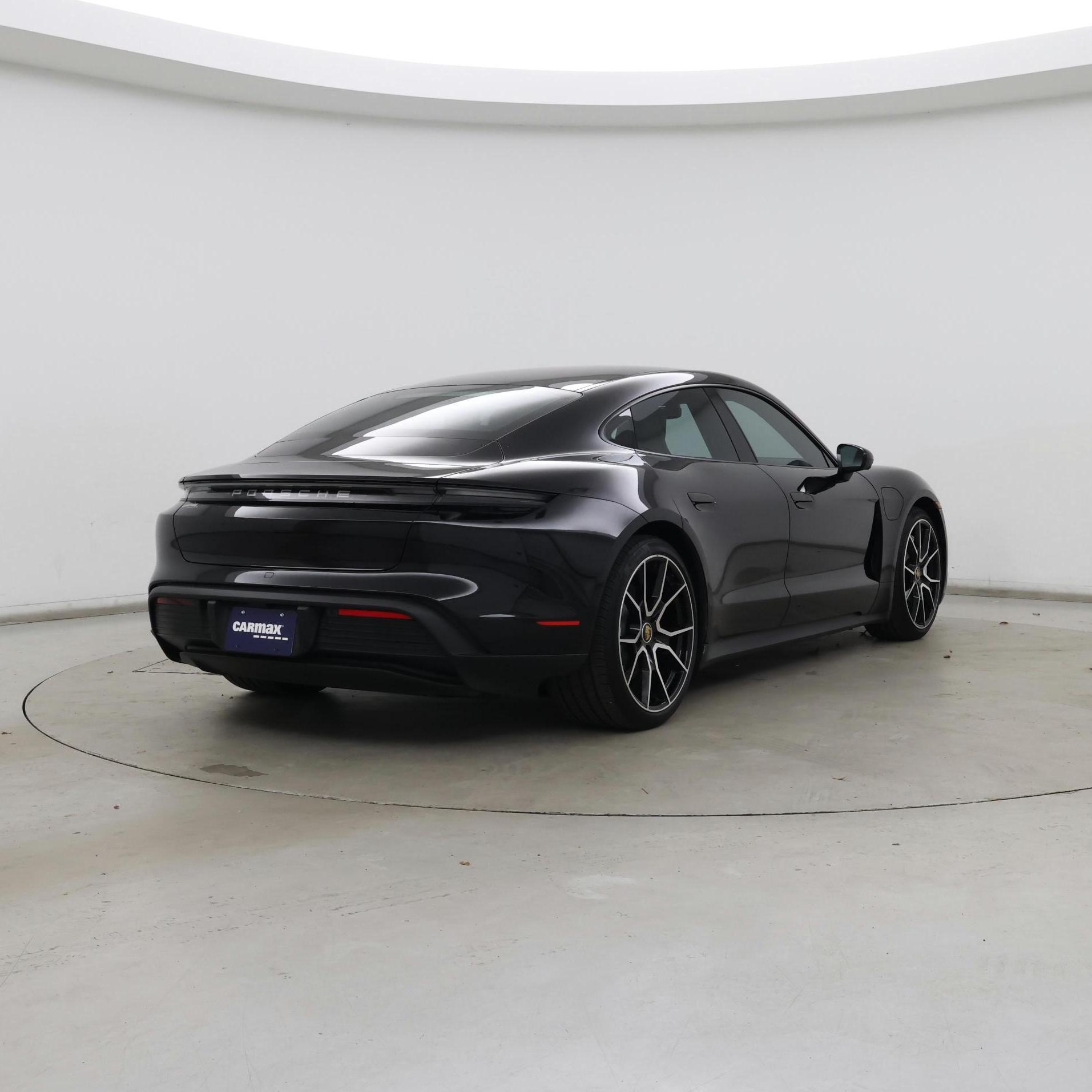 Thumbnail: 2022 Porsche Taycan - 8