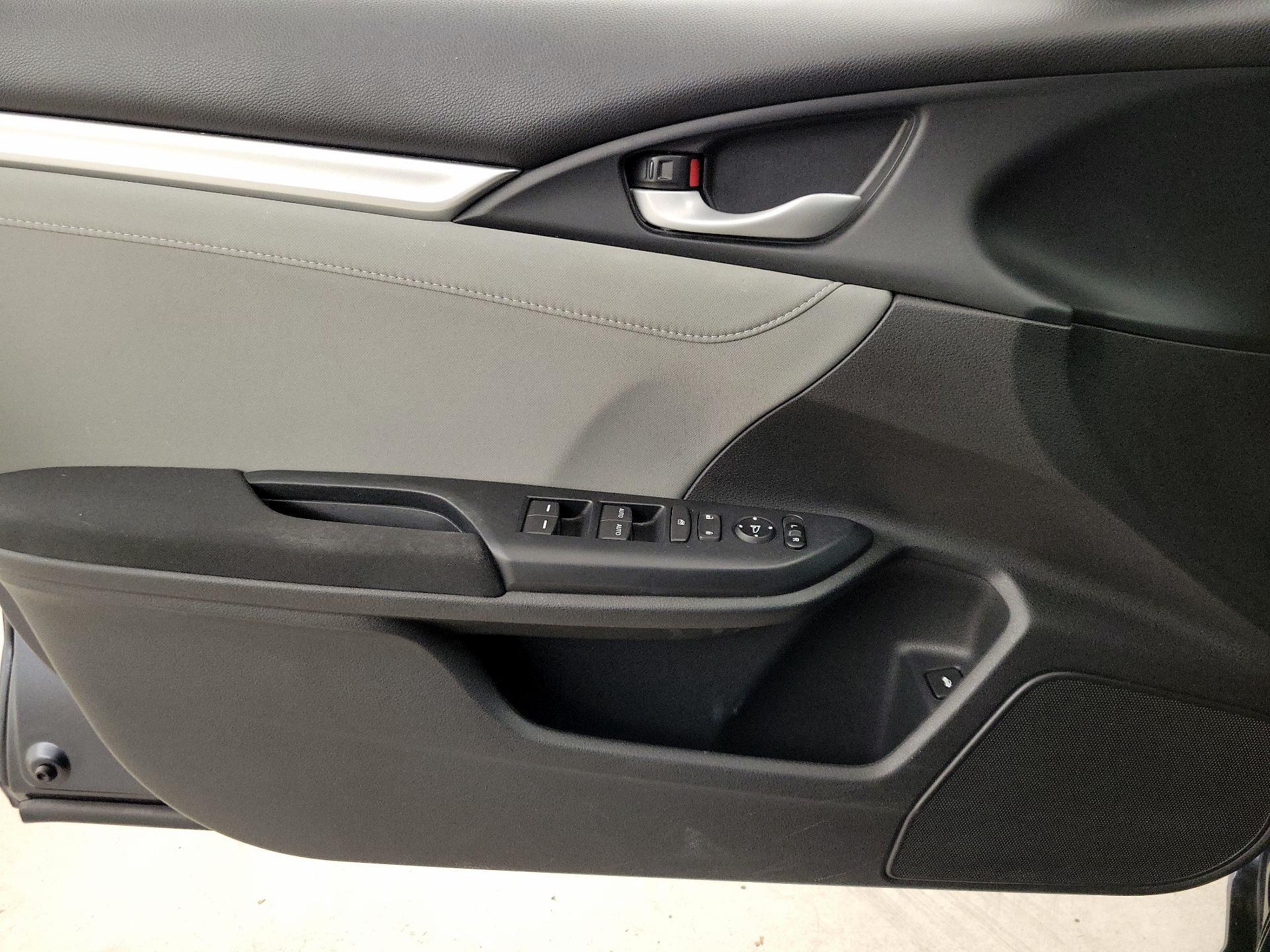 Thumbnail: 2016 Honda Civic - 12