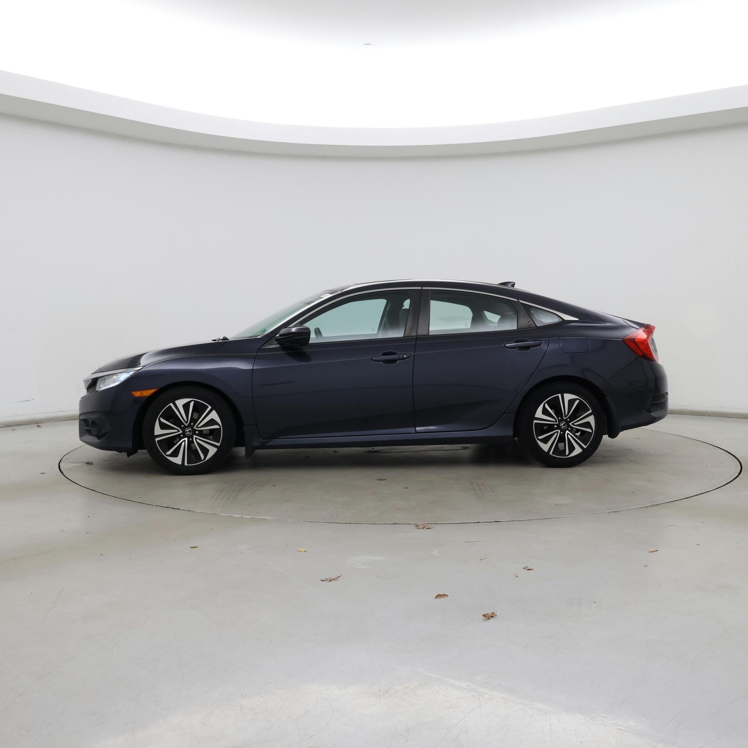 Thumbnail: 2016 Honda Civic - 3