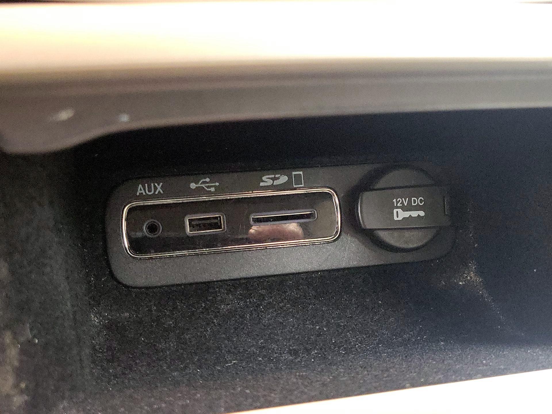 Thumbnail: 2014 Jeep Grand Cherokee - 19