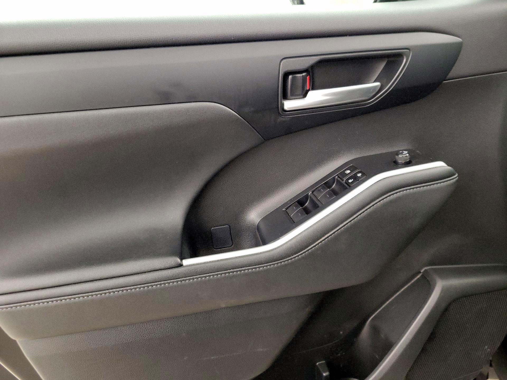 Thumbnail: 2024 Toyota Highlander - 12