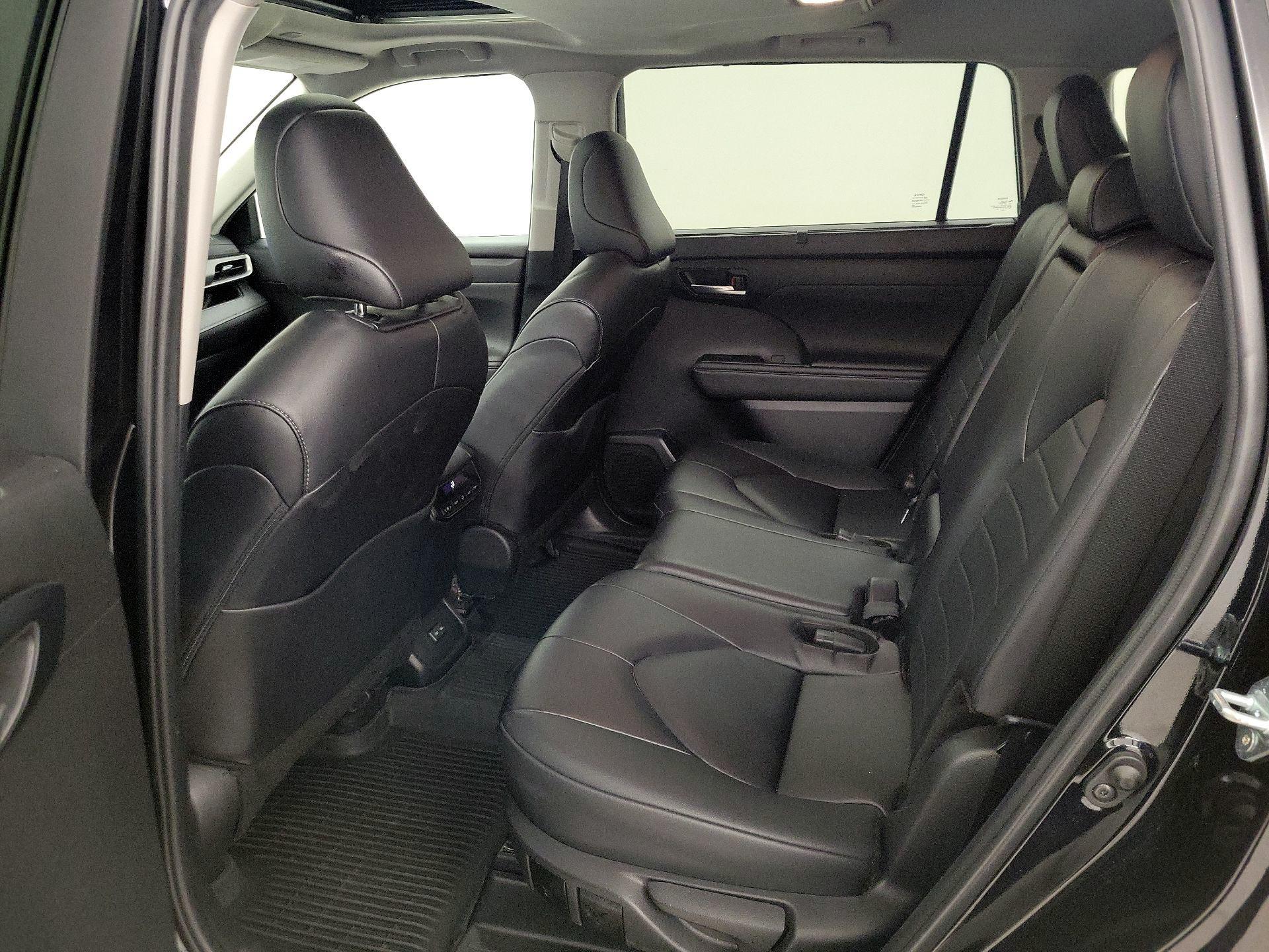 Thumbnail: 2024 Toyota Highlander - 20