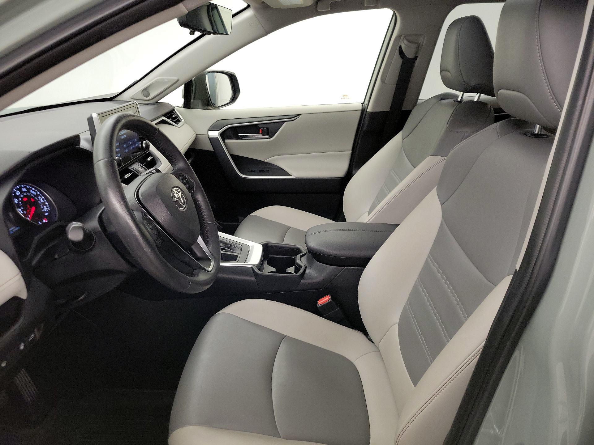 Thumbnail: 2021 Toyota RAV4 - 11