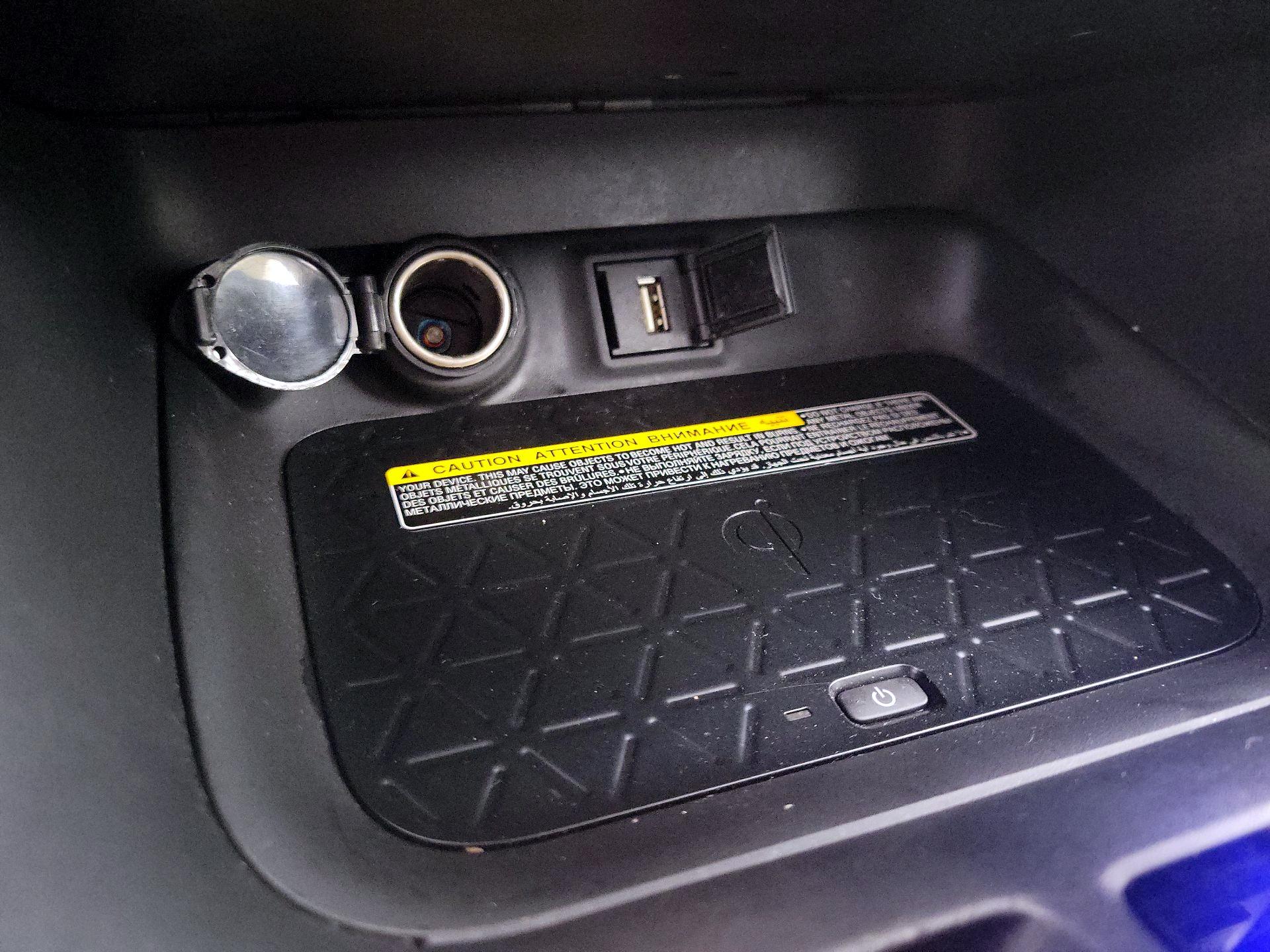 Thumbnail: 2021 Toyota RAV4 - 18