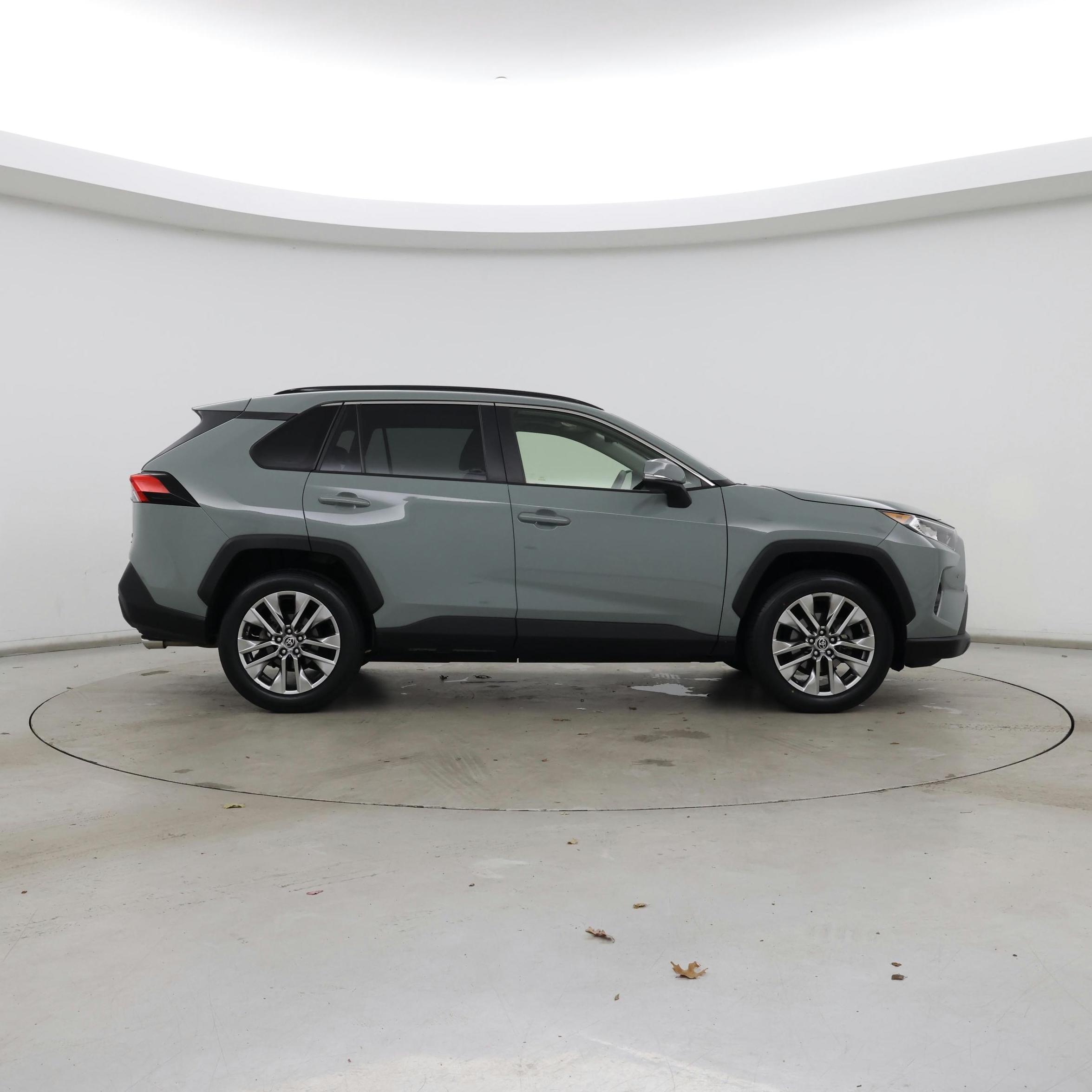 Thumbnail: 2021 Toyota RAV4 - 7