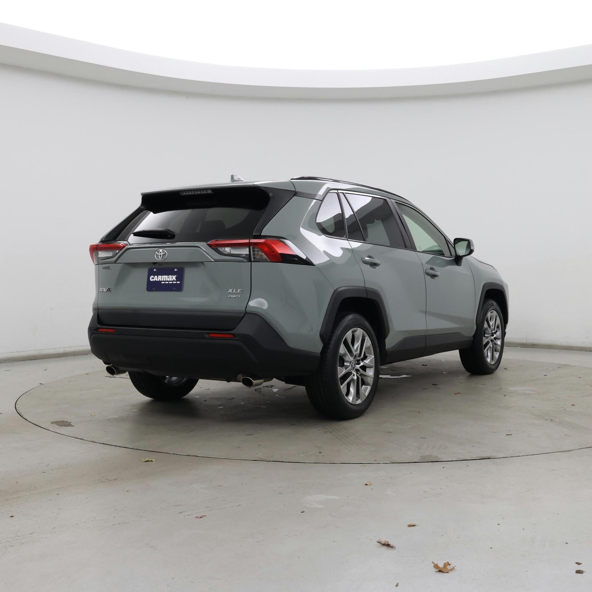 Thumbnail: 2021 Toyota RAV4 - 8