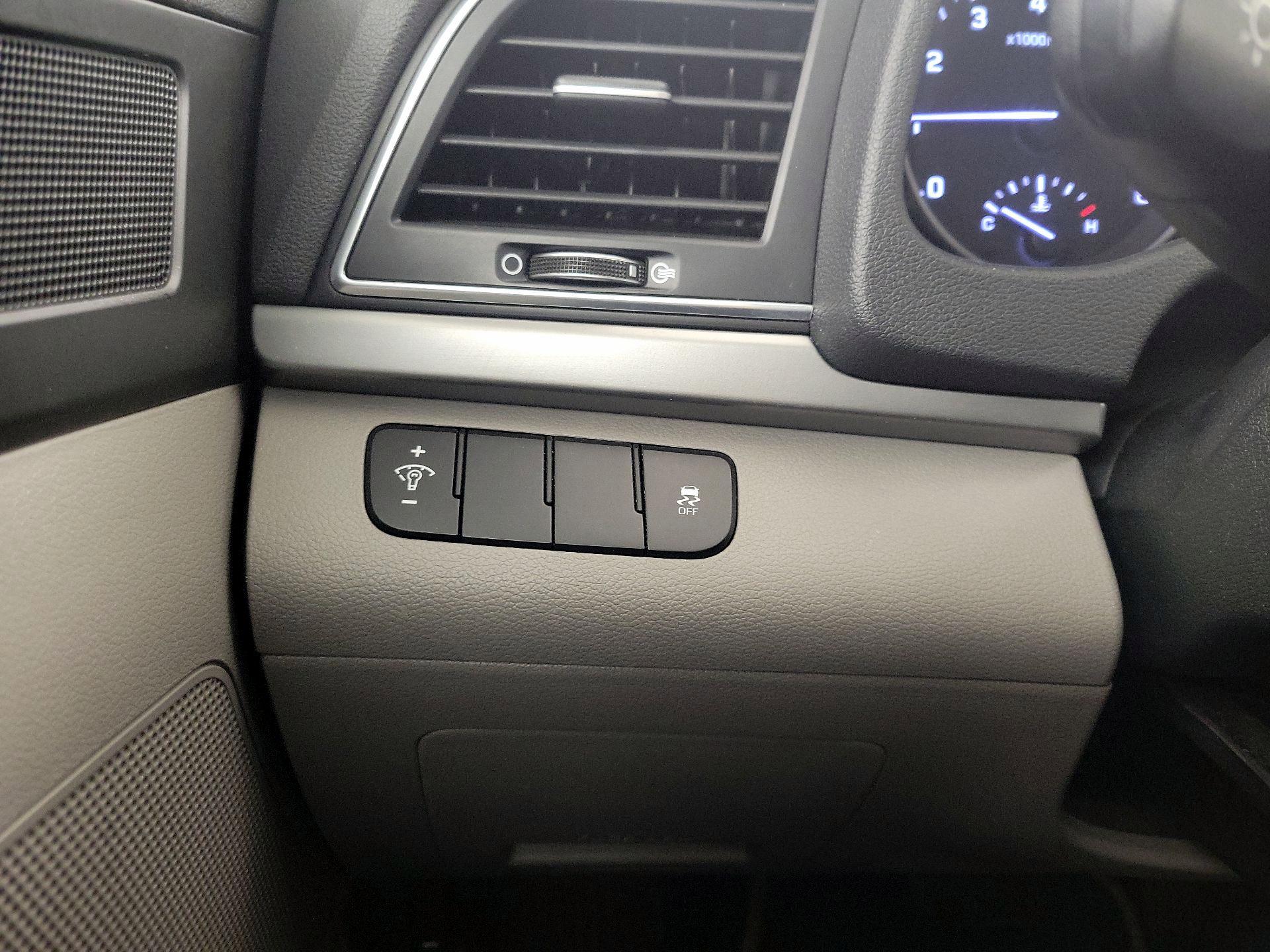 Thumbnail: 2017 Hyundai Elantra - 13