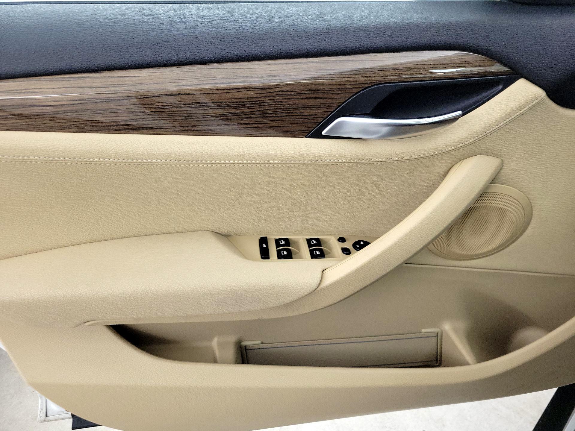 Thumbnail: 2015 BMW X1 - 12