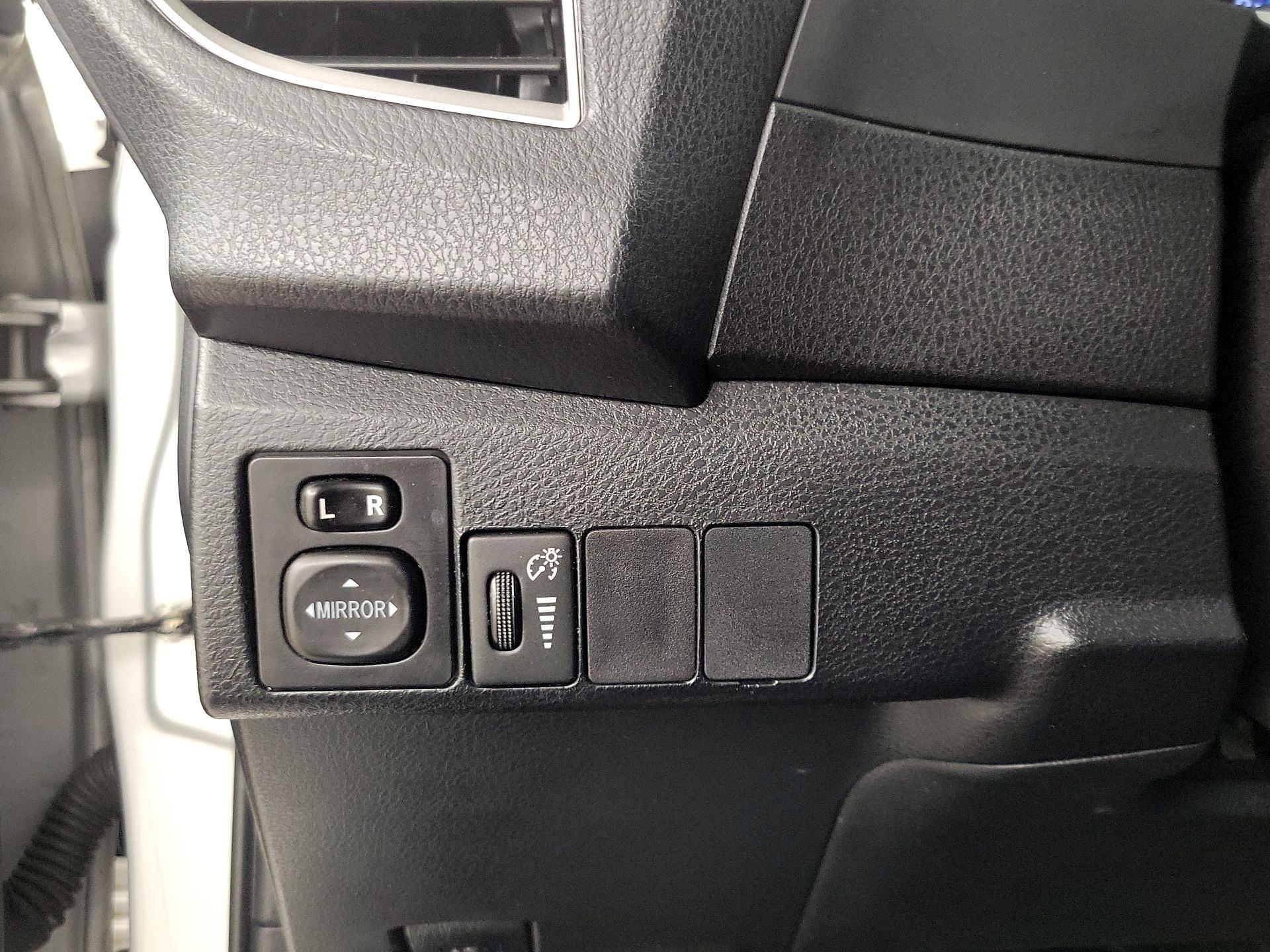 Thumbnail: 2014 Toyota Corolla - 13