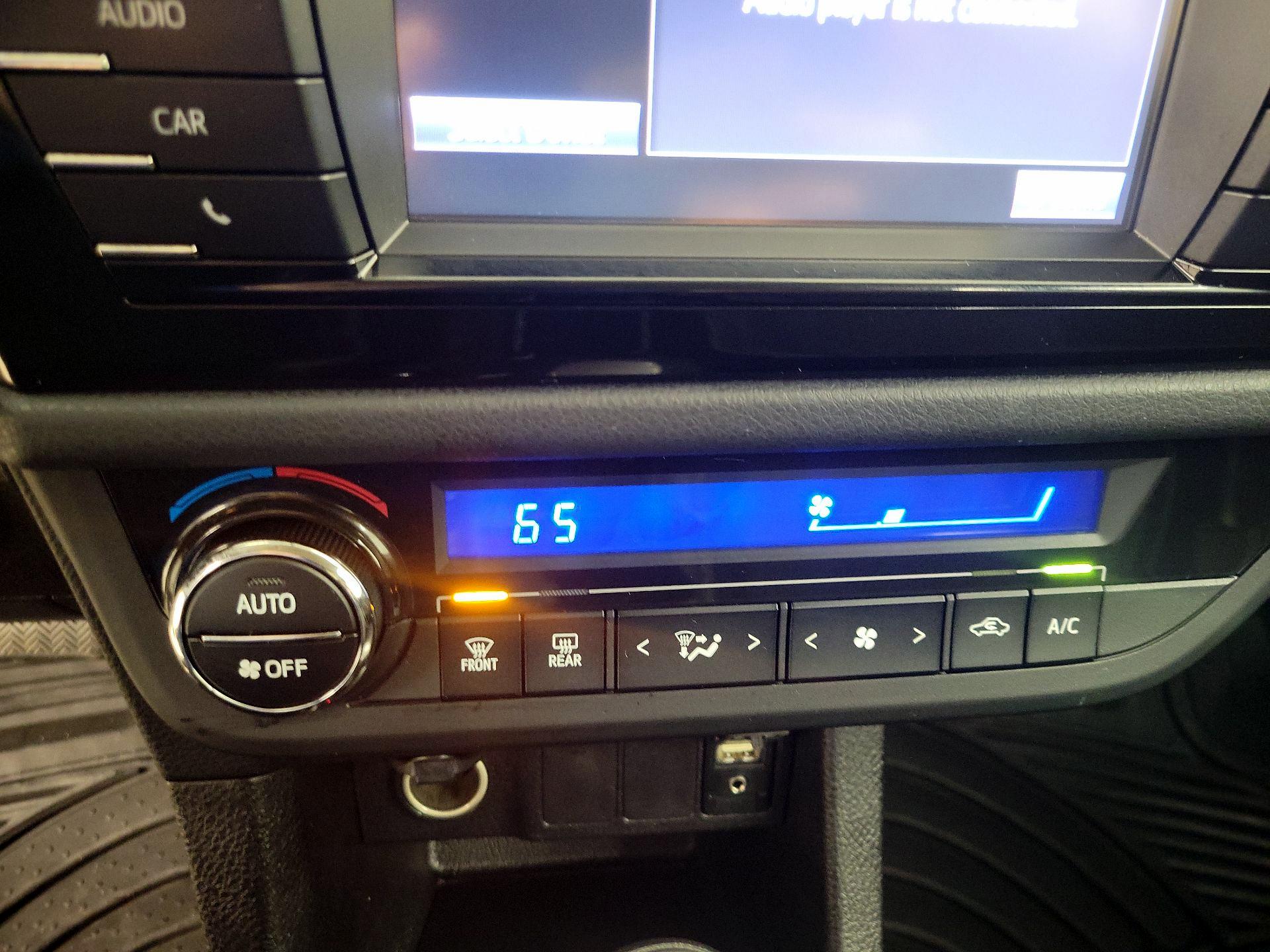 Thumbnail: 2014 Toyota Corolla - 16