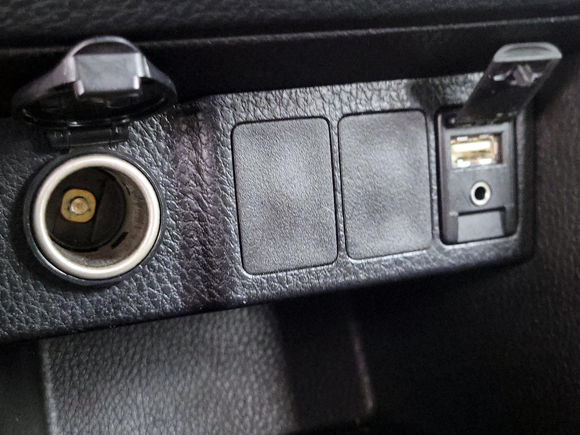 Thumbnail: 2014 Toyota Corolla - 18