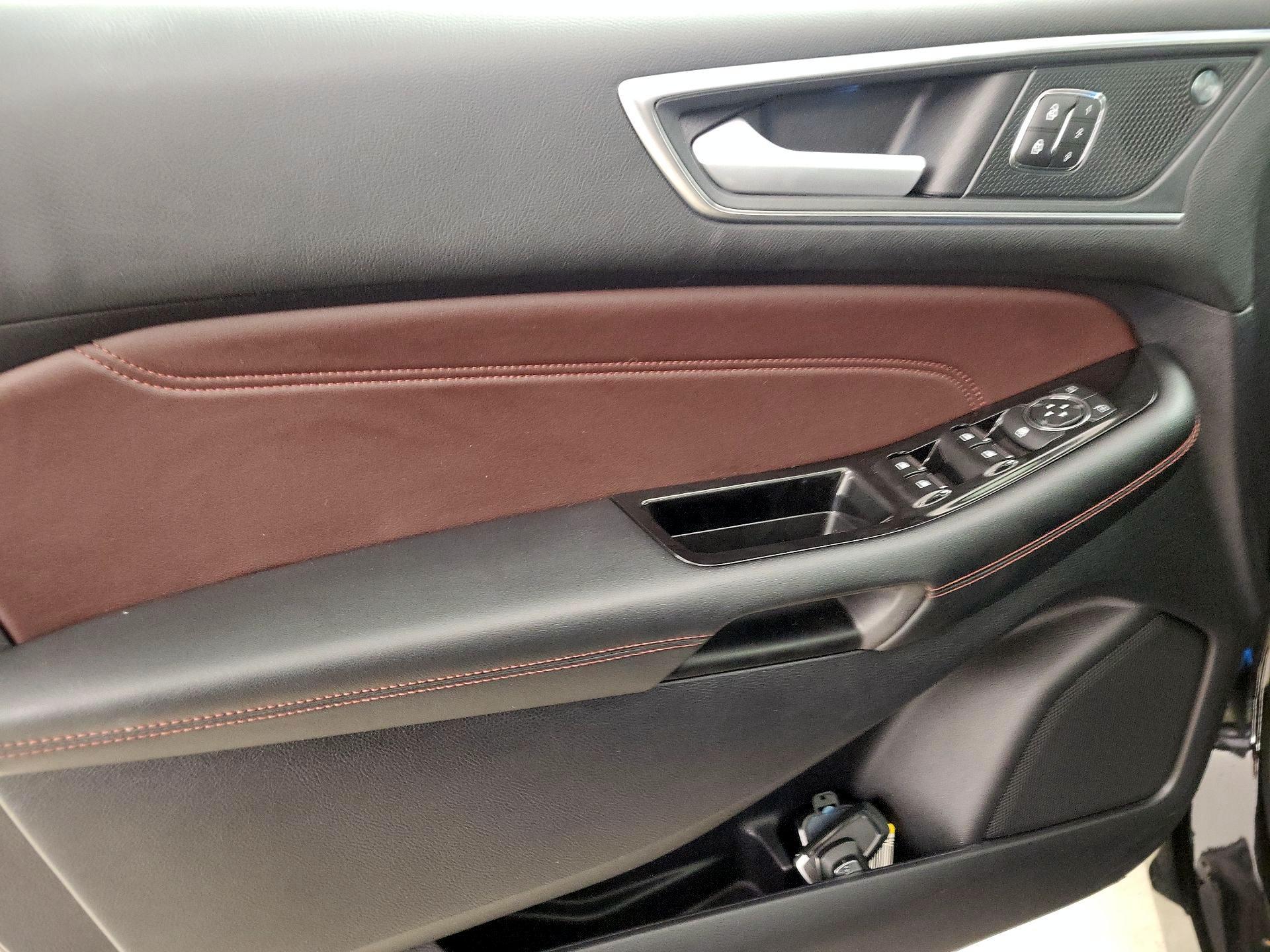 Thumbnail: 2020 Ford Edge - 12