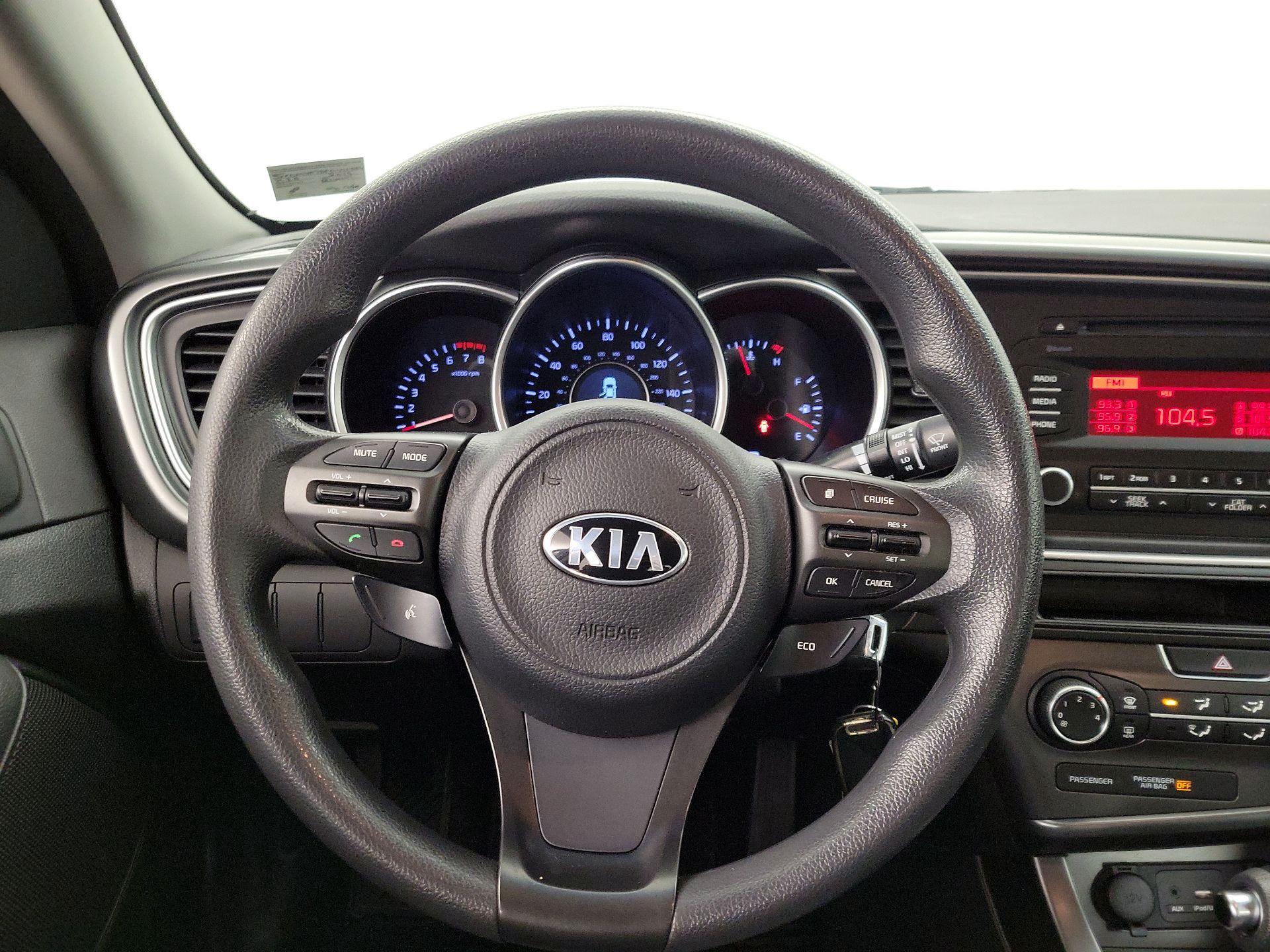 Thumbnail: 2015 Kia Optima - 10