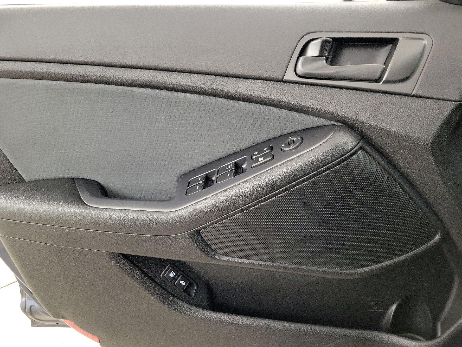 Thumbnail: 2015 Kia Optima - 12