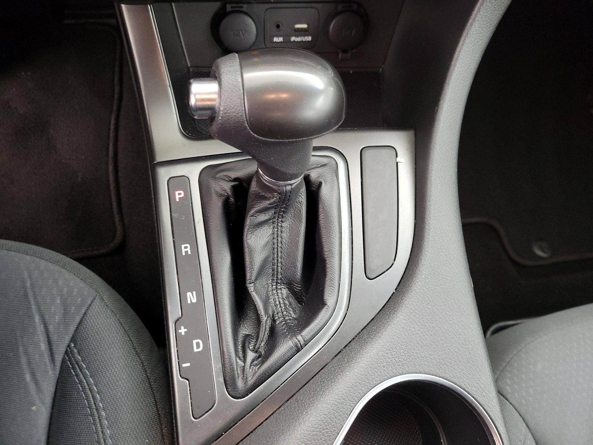 Thumbnail: 2015 Kia Optima - 16