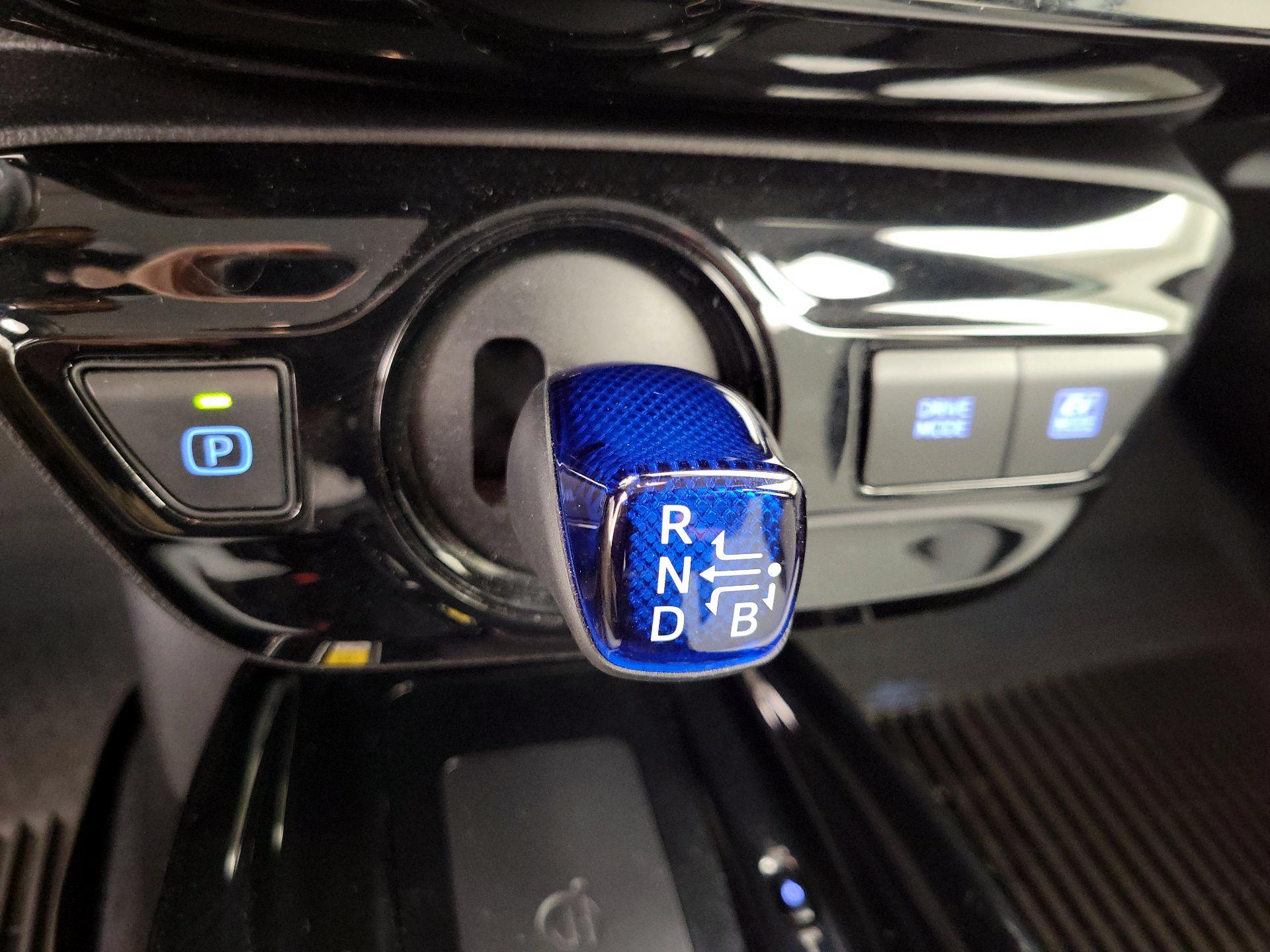 Thumbnail: 2022 Toyota Prius - 17