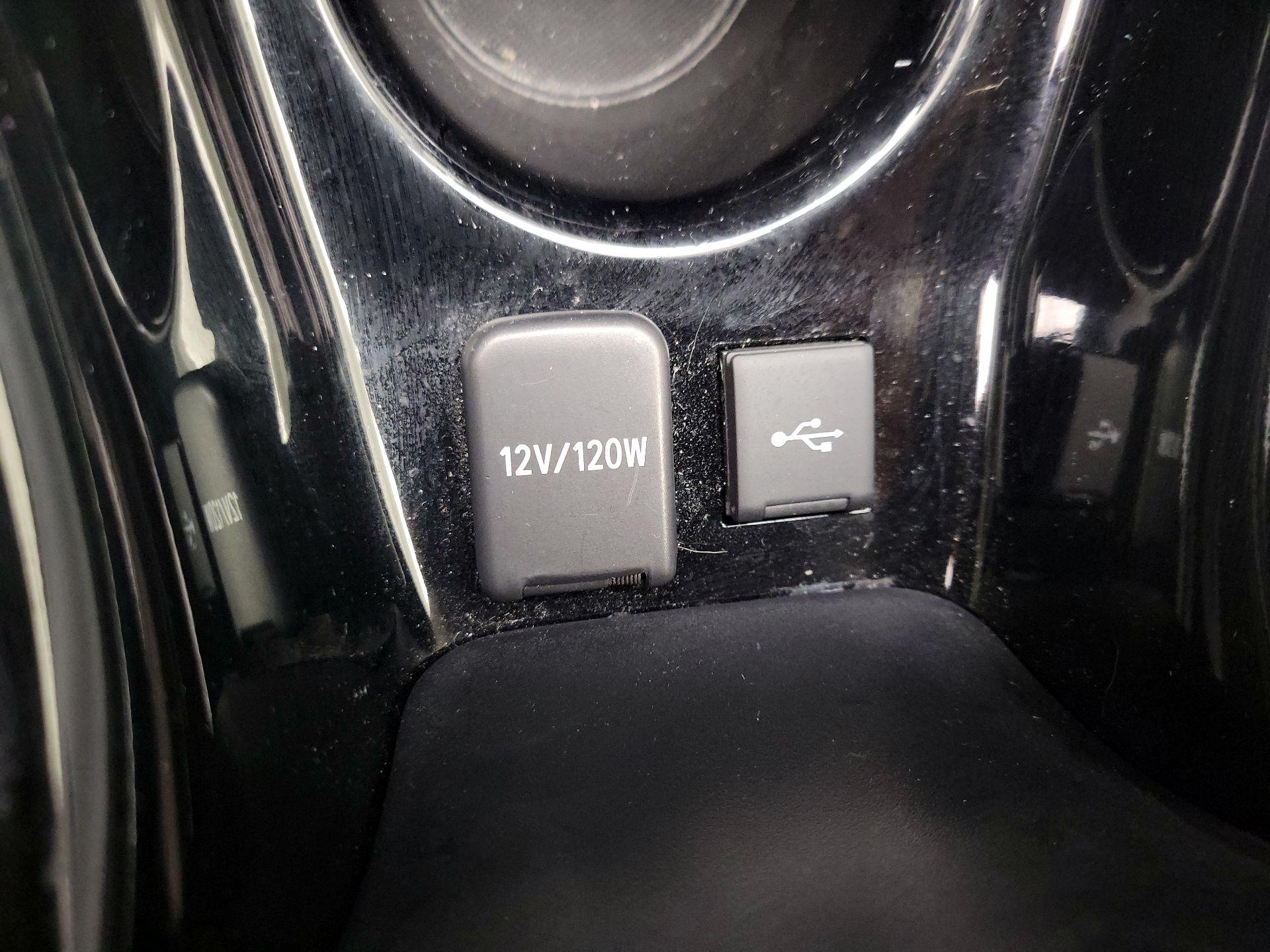 Thumbnail: 2022 Toyota Prius - 18