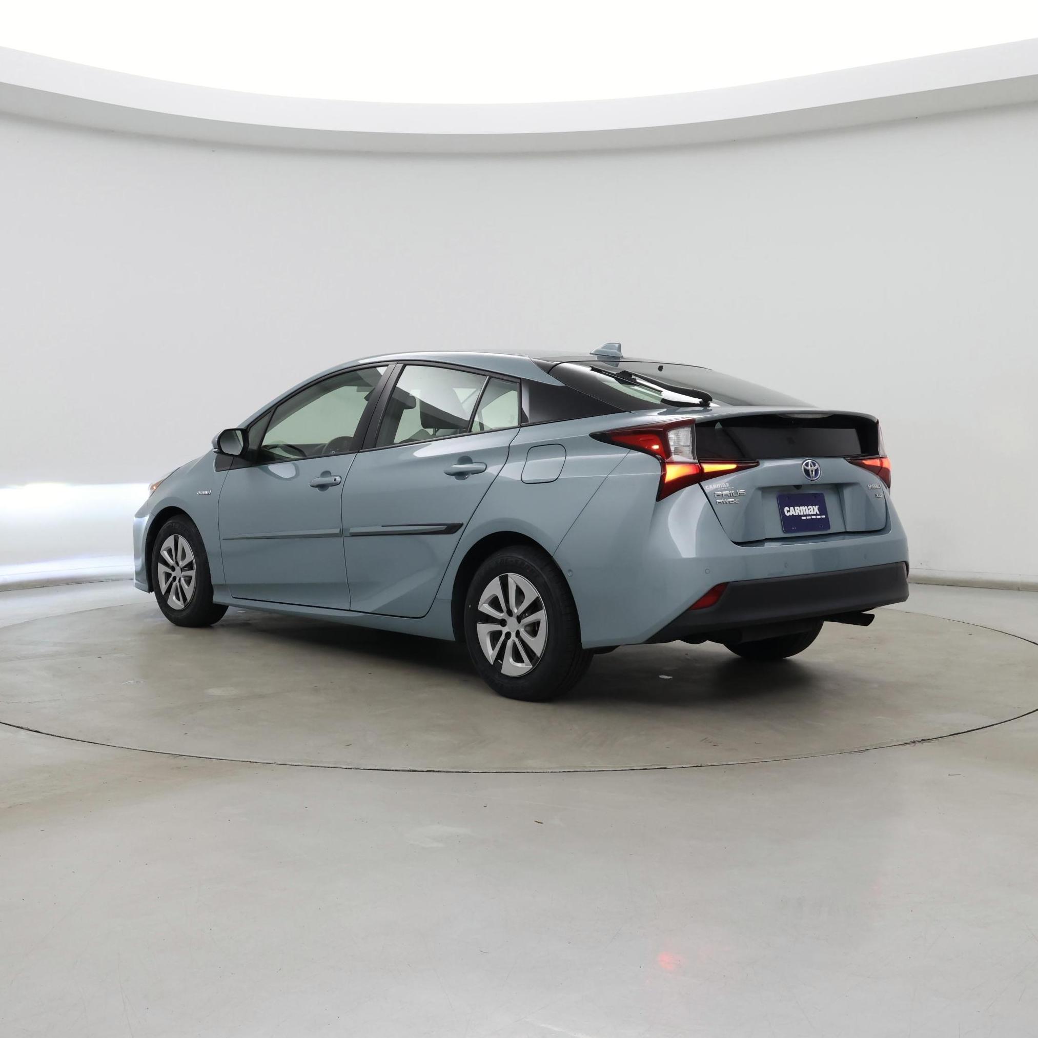 Thumbnail: 2022 Toyota Prius - 2