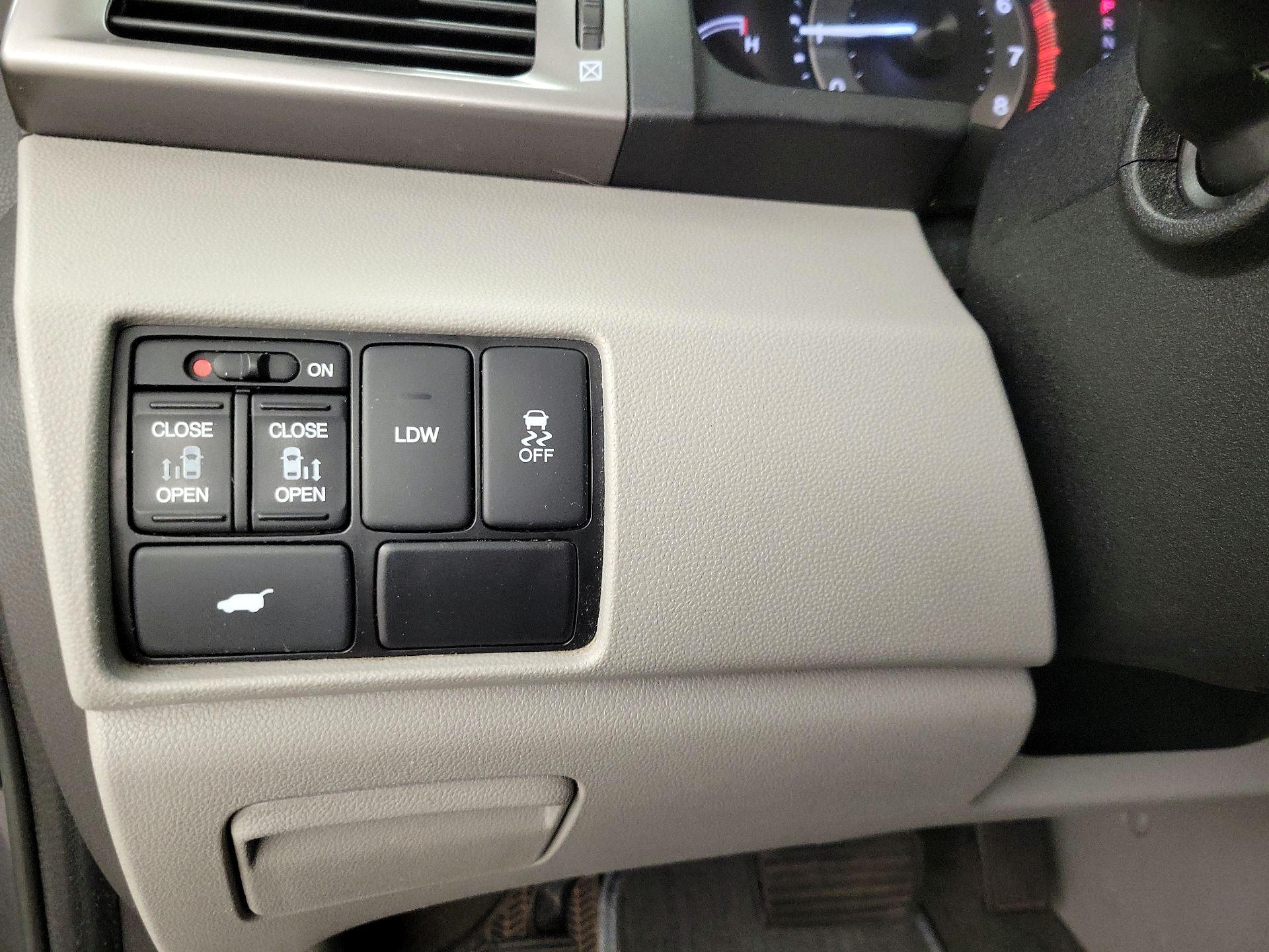 Thumbnail: 2017 Honda Odyssey - 13