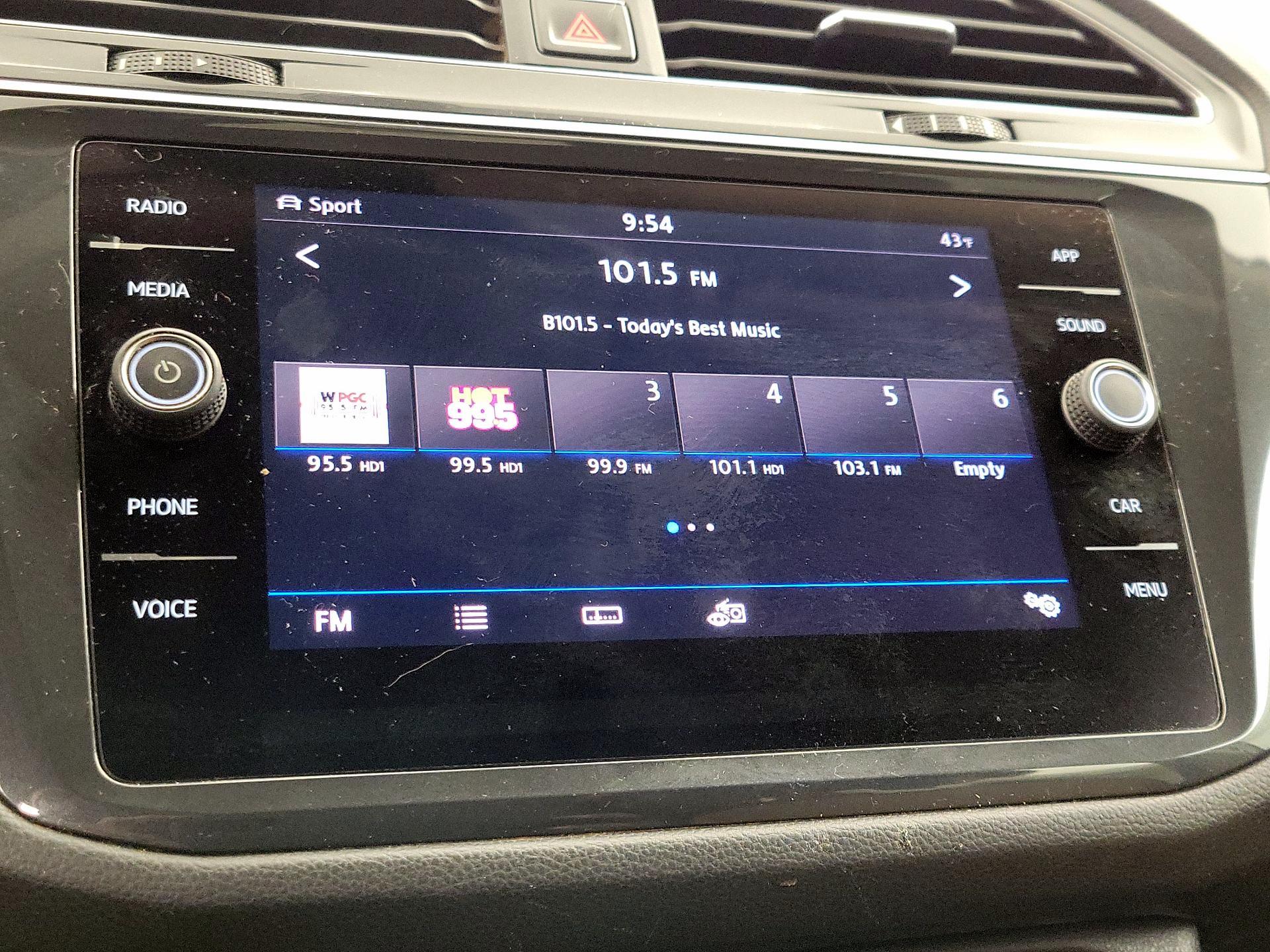 Thumbnail: 2018 Volkswagen Tiguan - 15