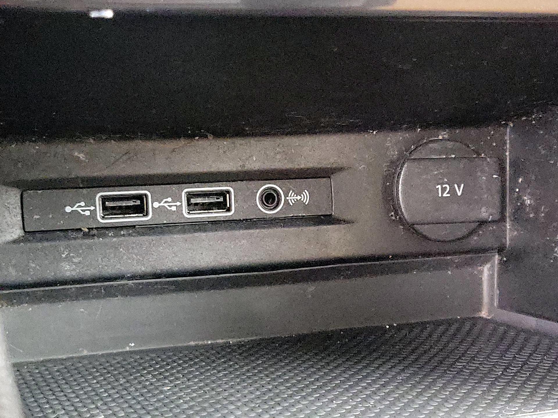 Thumbnail: 2018 Volkswagen Tiguan - 18