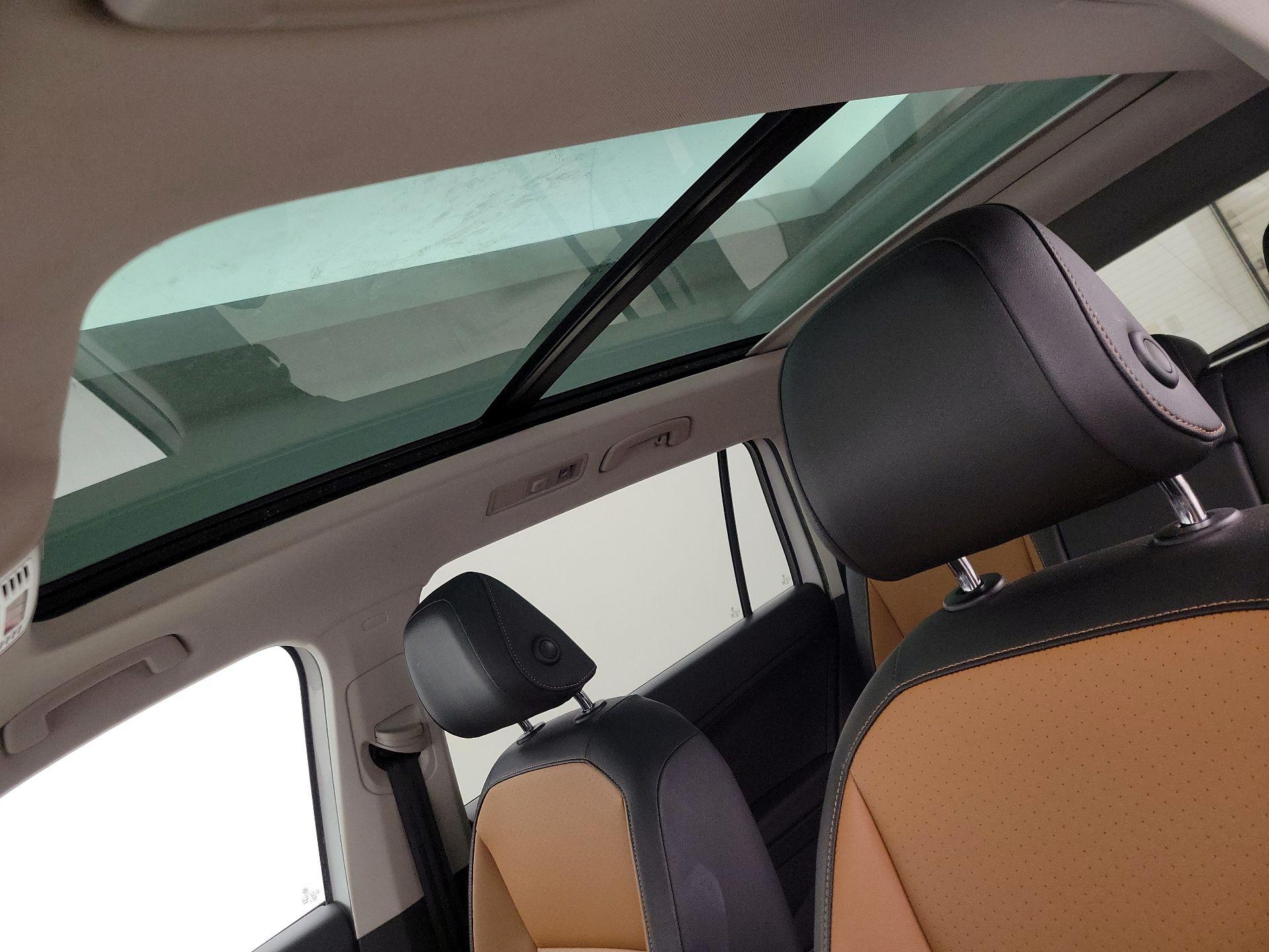 Thumbnail: 2018 Volkswagen Tiguan - 19